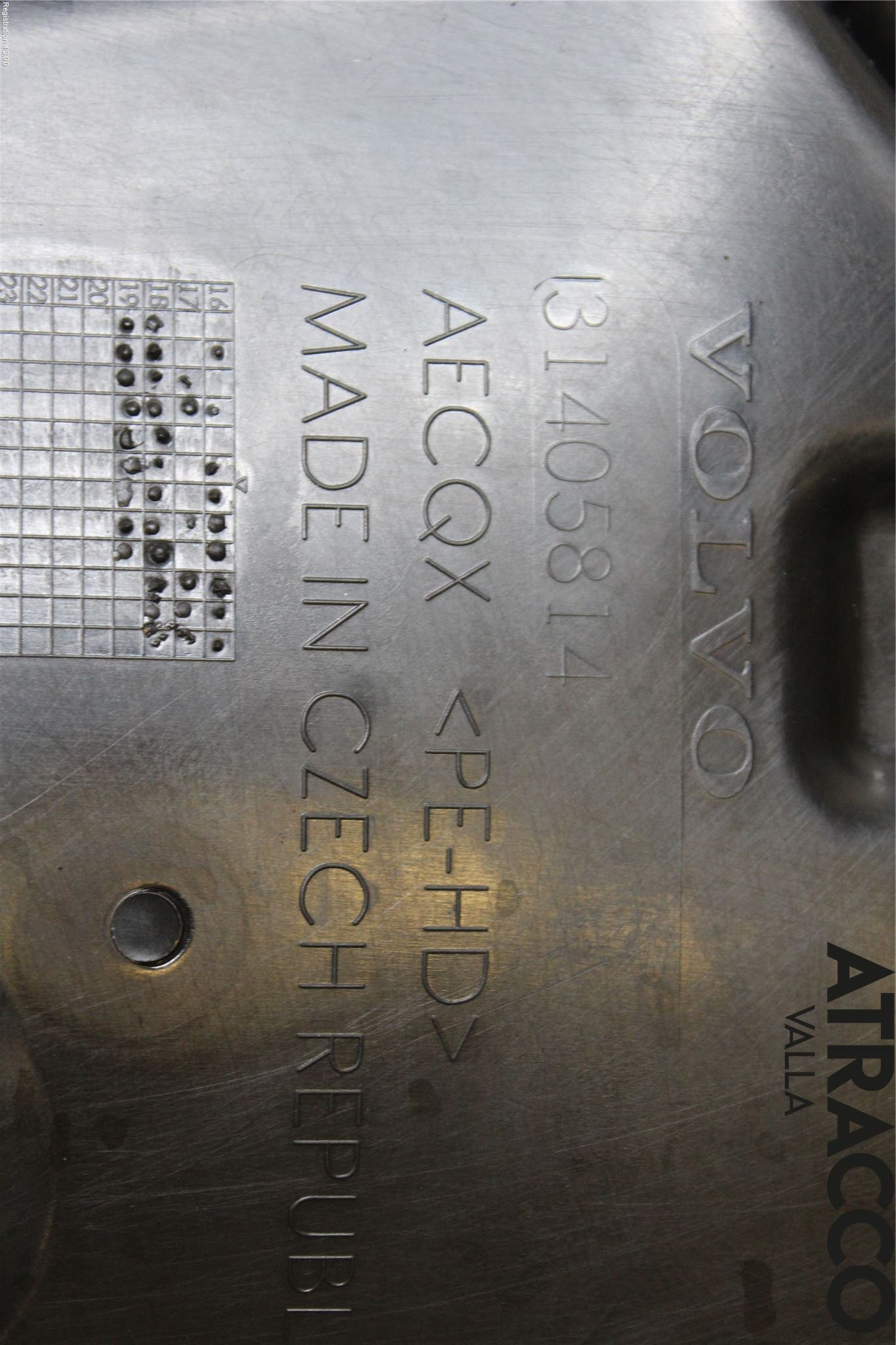 Volvo V60 19- Adblue Tank