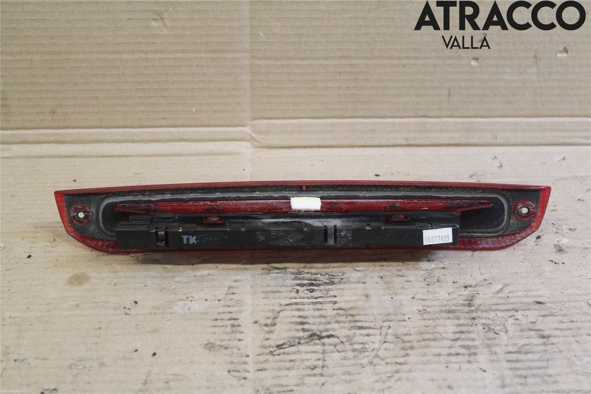 Ford FOCUS     04-07 Bromsljus Bakruta