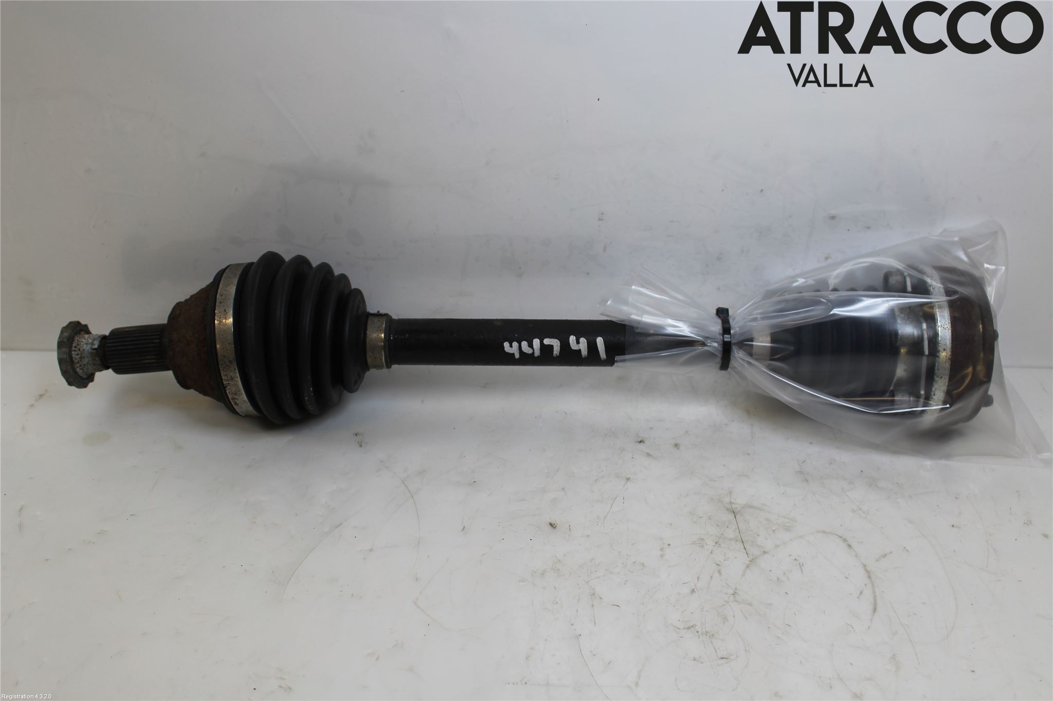 Volkswagen VW POLO 10-17 Drivaxel Fram Vänster