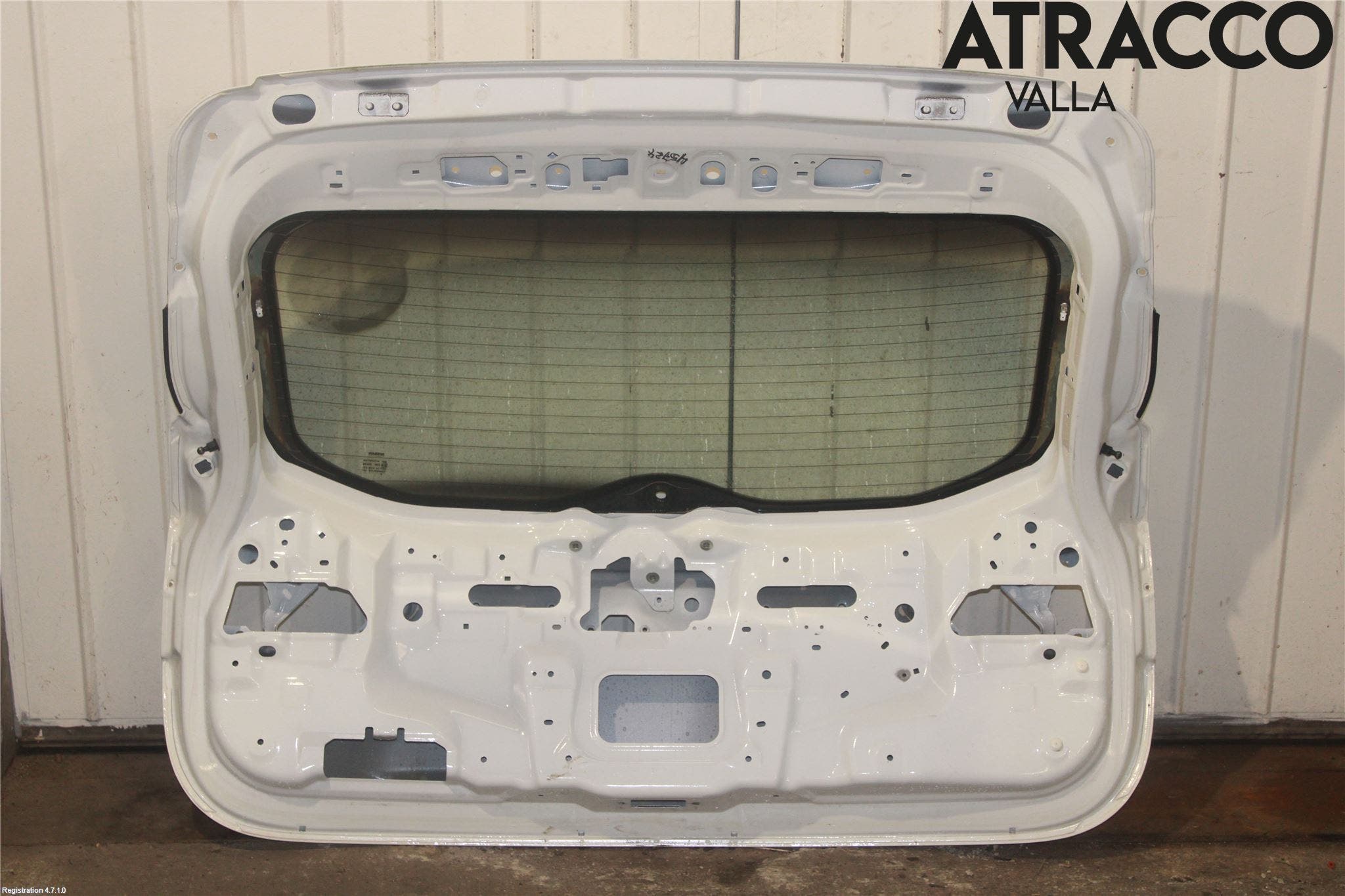 Nissan QASHQAI 14-17 Baklucka Kombi