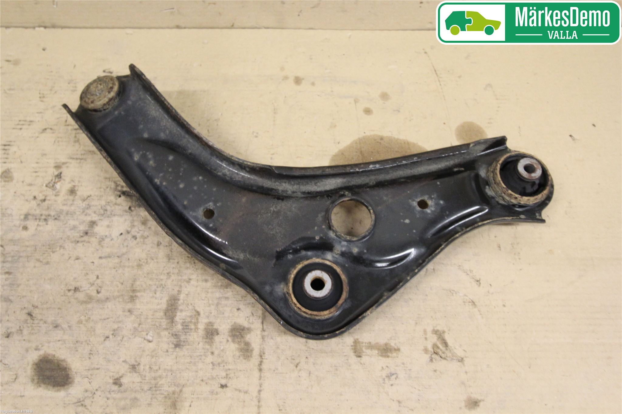 Nissan QASHQAI 14-17 Bärarm Fram Undre Vä