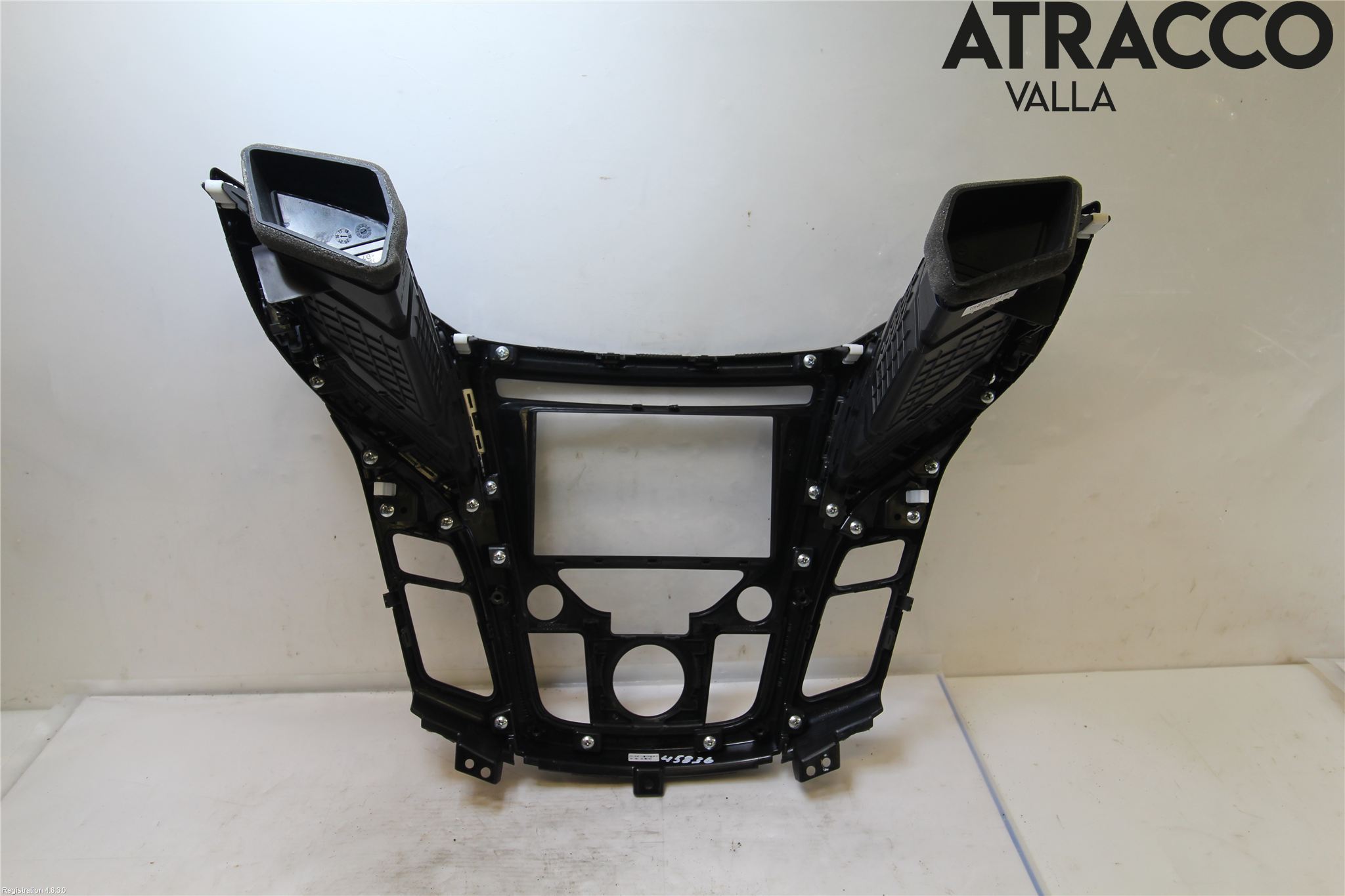 Hyundai i40 16-18 Instrument-Radio Sarg