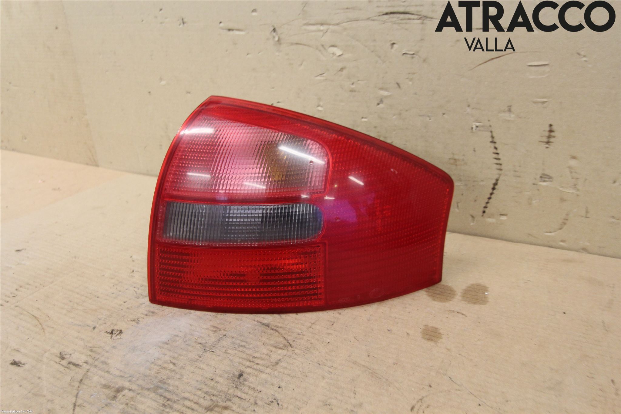 Audi A6/S6     97-05 Bakljus Höger