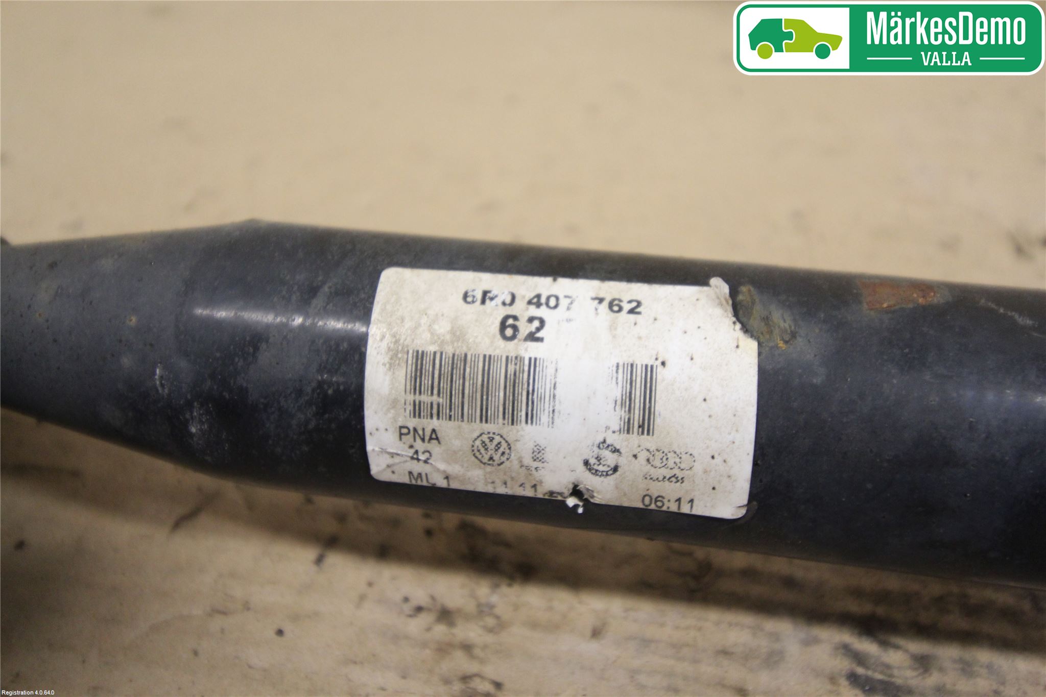 Volkswagen VW POLO 10-17 Drivaxel Fram Höger