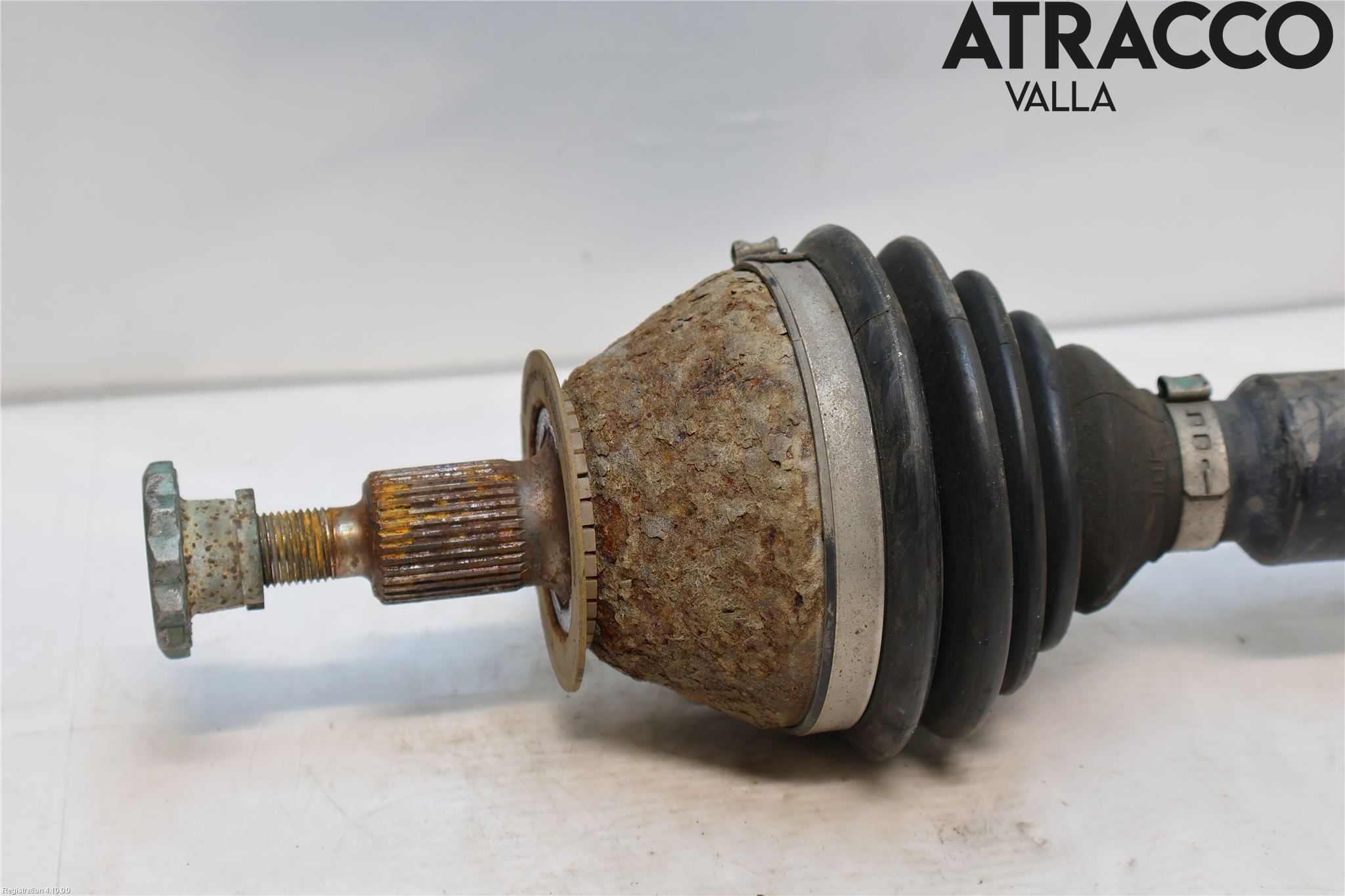 Volkswagen VW POLO 10-17 Drivaxel Fram Höger