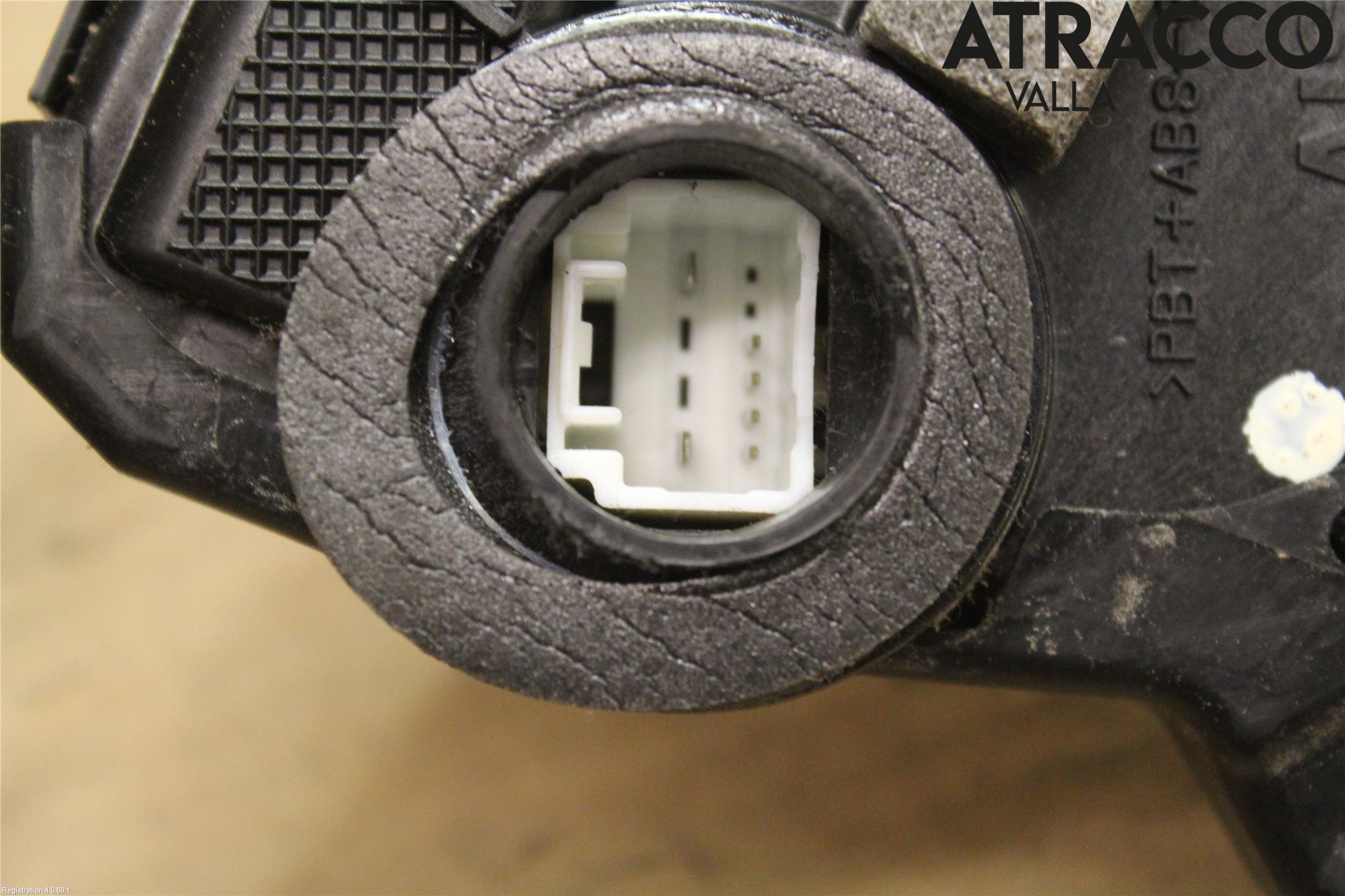 Toyota COROLLA VERSO 04-07 Låskista-Dörrlås