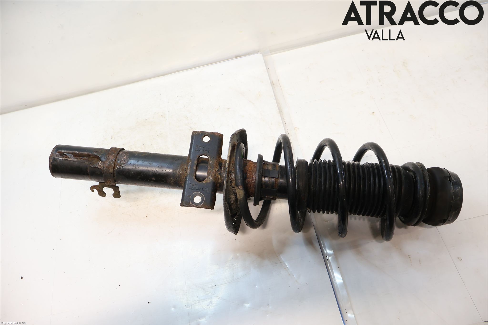 Volkswagen VW POLO 10-17 Fjäderben Fram Vänster