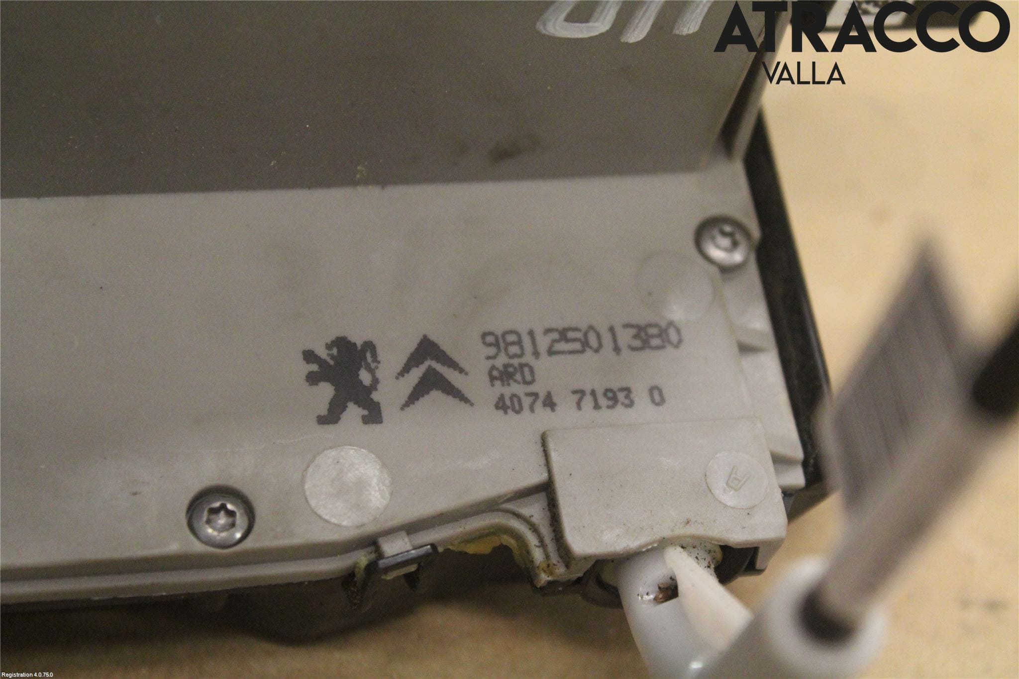 Peugeot 2008 13-20 Låskista-Dörrlås