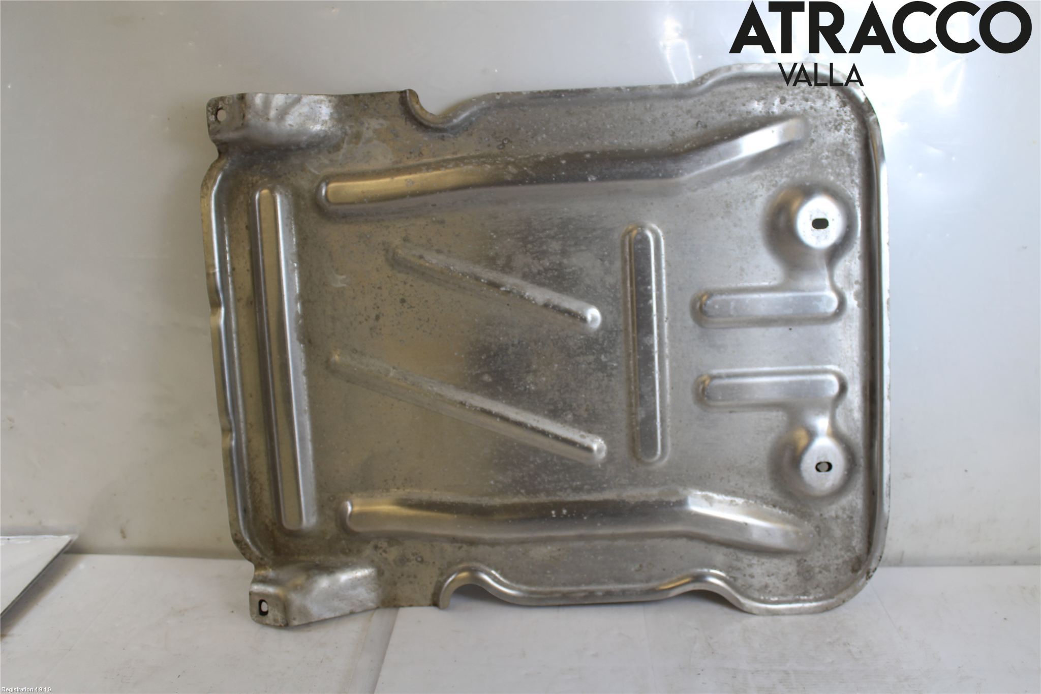 Volkswagen VW T-ROC 18- Hasplåt Plåt-Plast