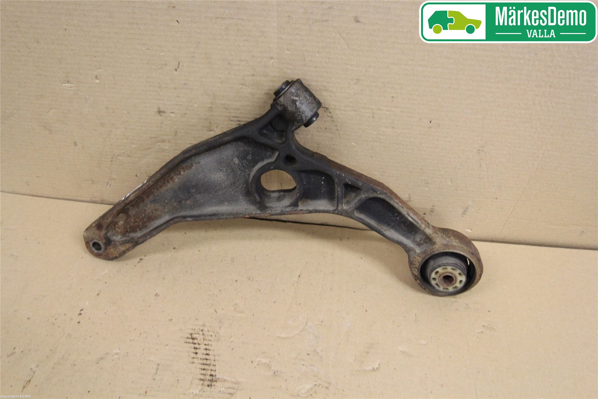 Fiat FREEMONT Bärarm Fram Undre Hö