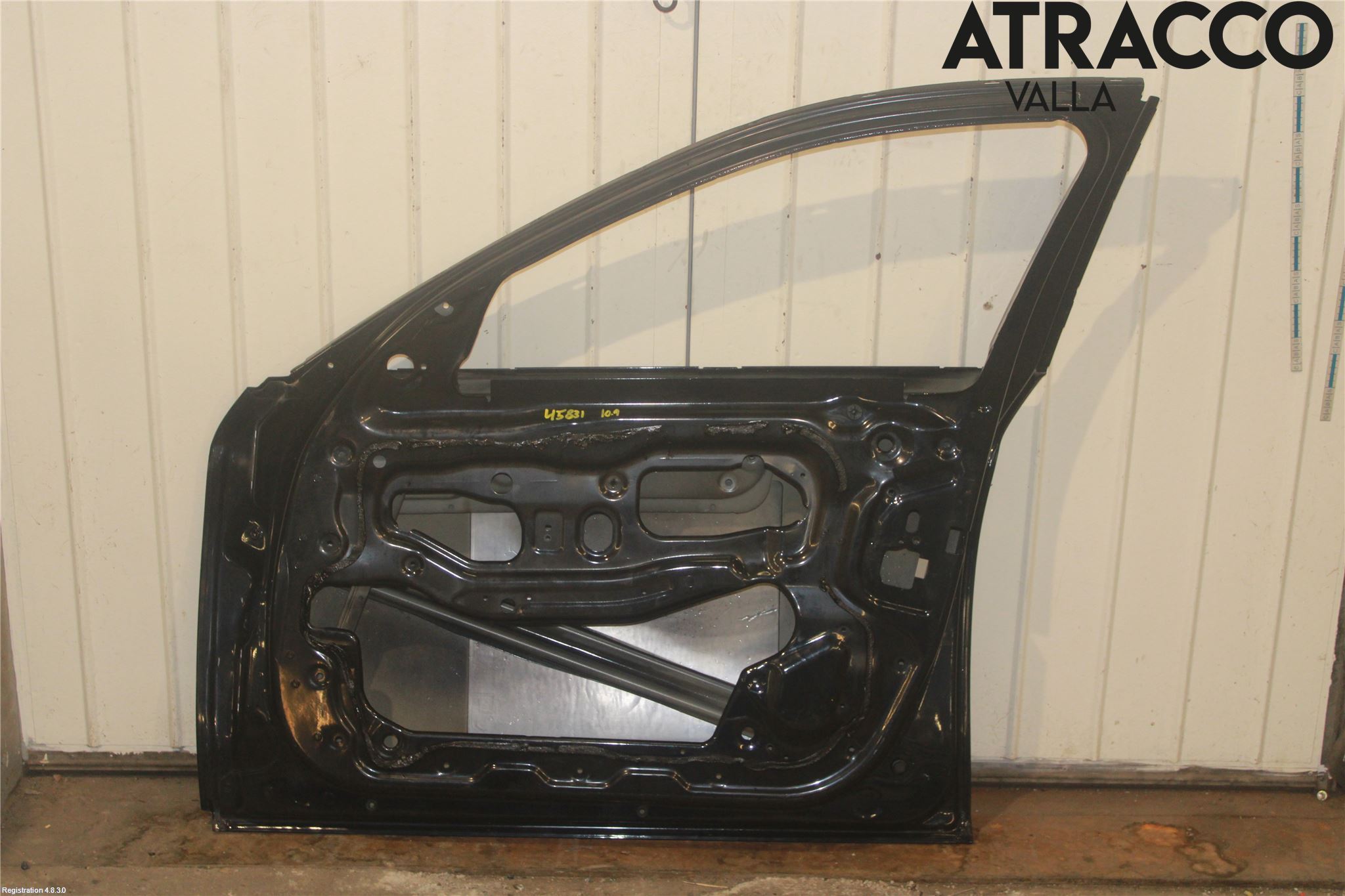 BMW 5 F10/F11/F18 09-17 Dörr Fram Höger