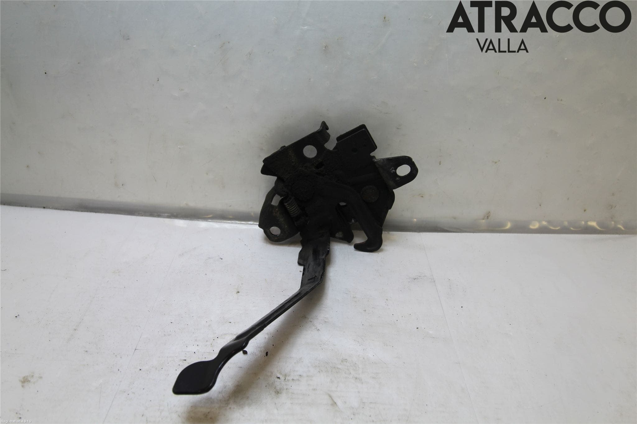 Toyota AURIS 13-19 Huvlås