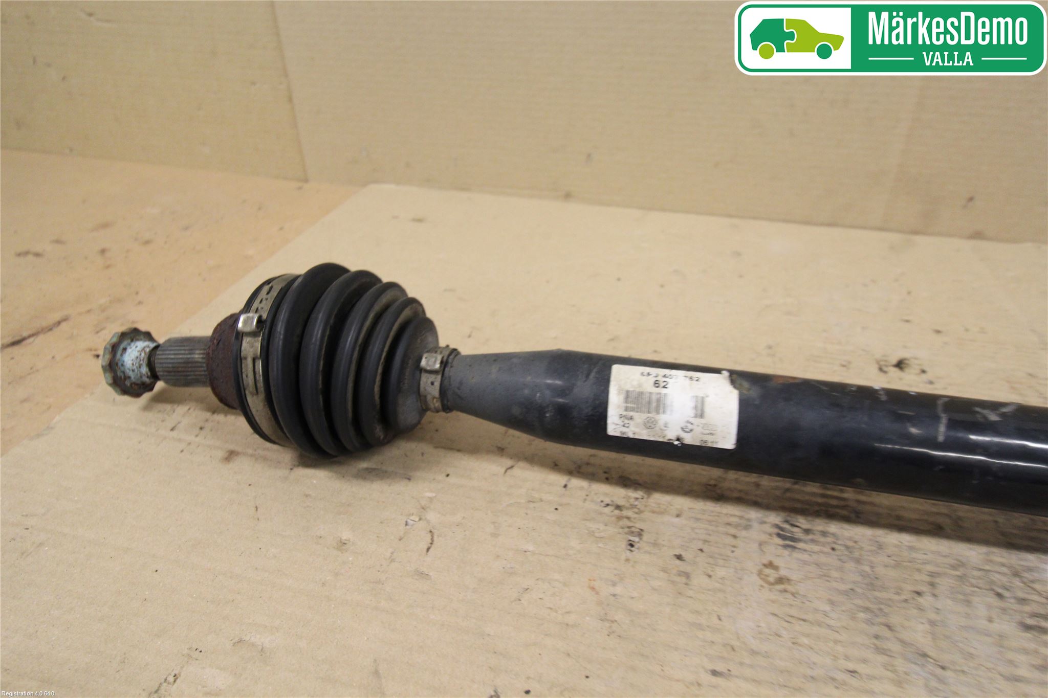 Volkswagen VW POLO 10-17 Drivaxel Fram Höger