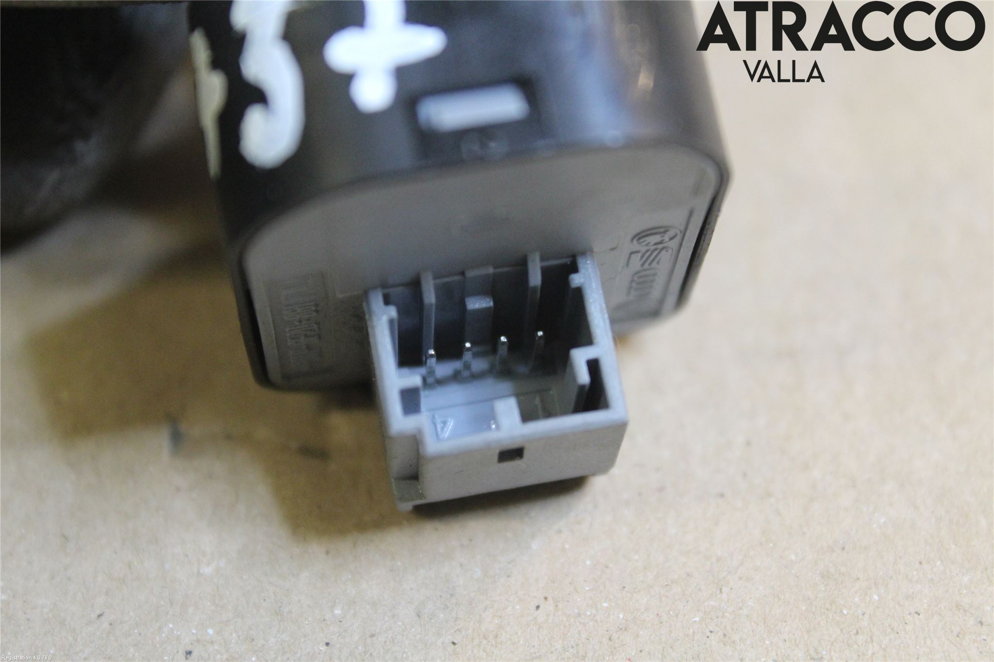 Audi A6 ALLROAD 12-18 Strömställare Spegel