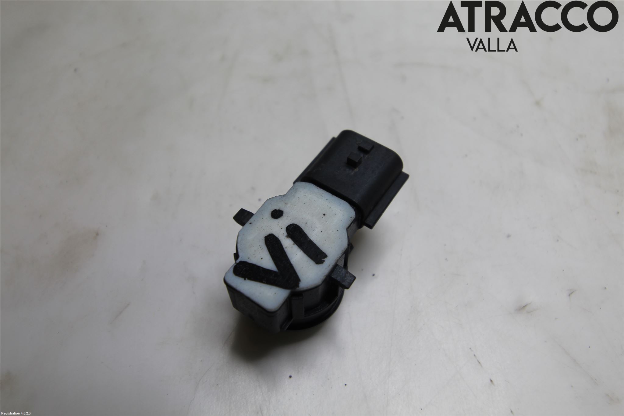 Renault CLIO IV 16-19 Parkeringshjälp Frontsensor