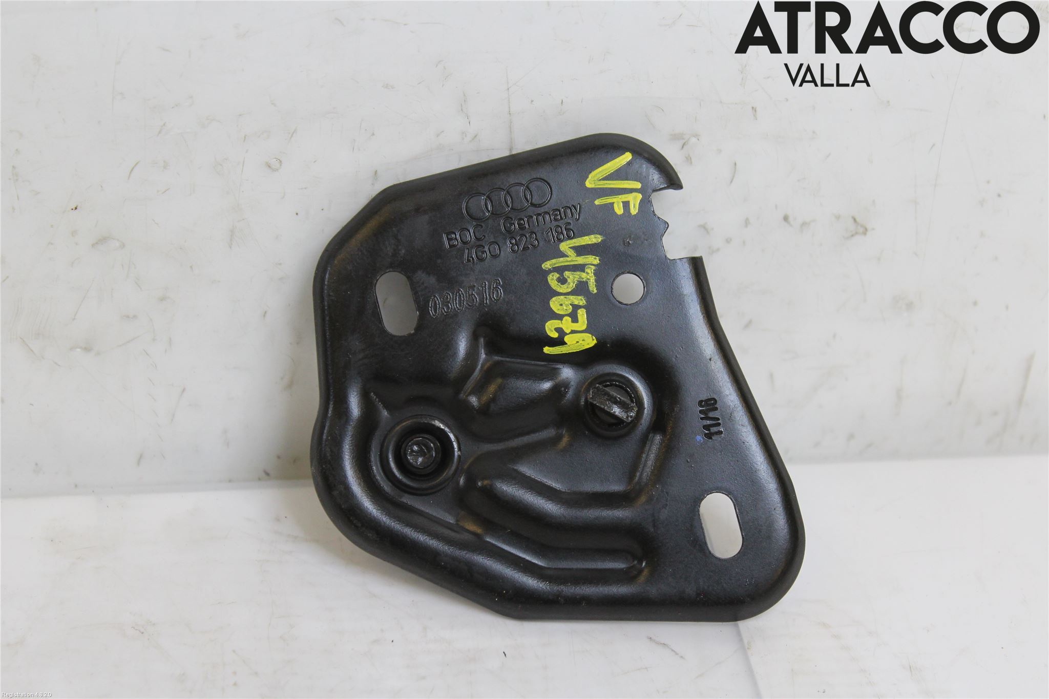 Audi A6 ALLROAD 12-18 Huvlås