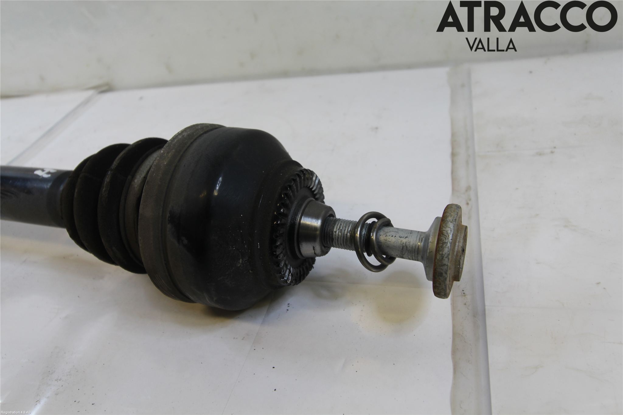 BMW 5 F10/F11/F18 09-17 Drivaxel Bak Höger