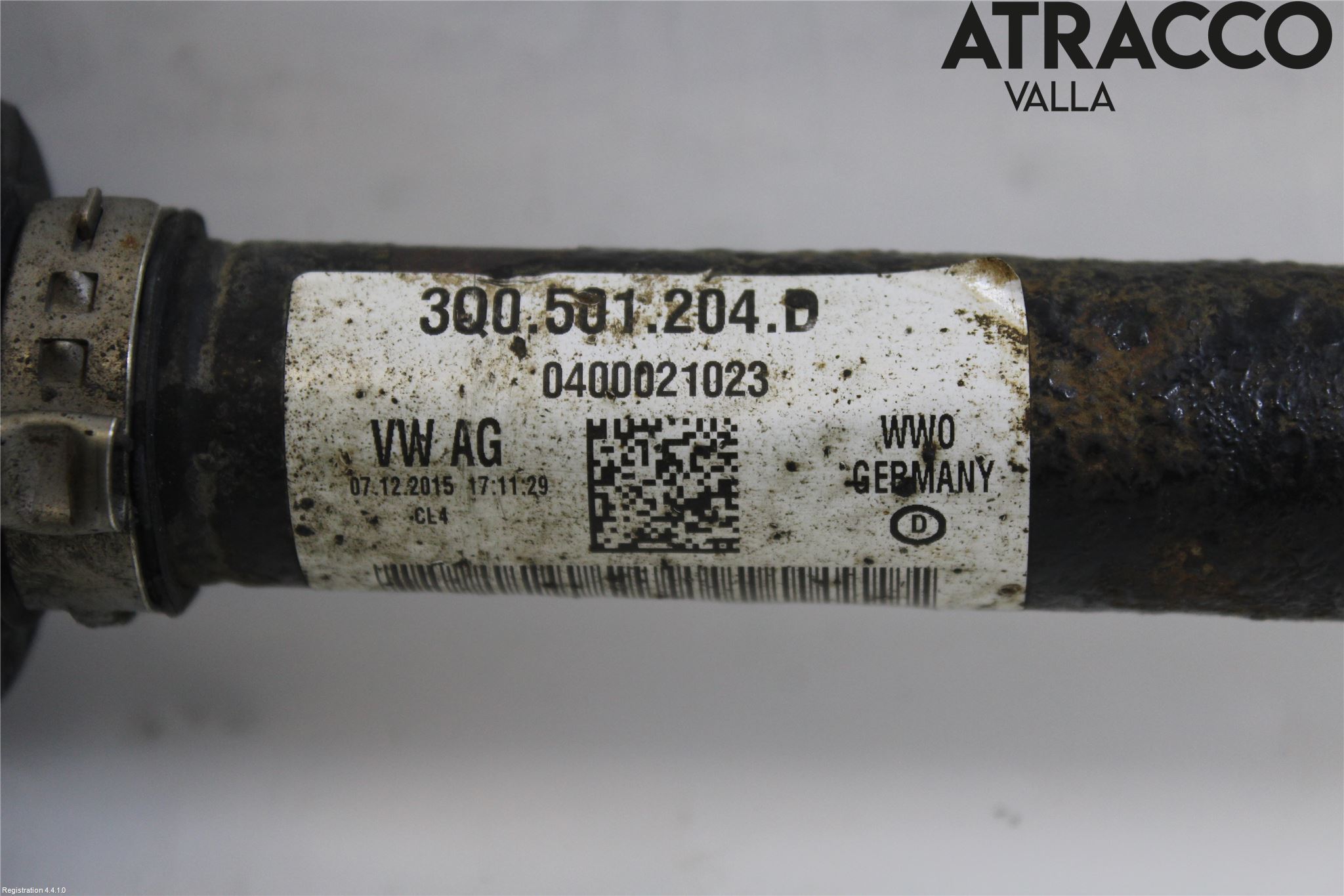 Volkswagen VW PASSAT 15-19 Drivaxel Bak Höger