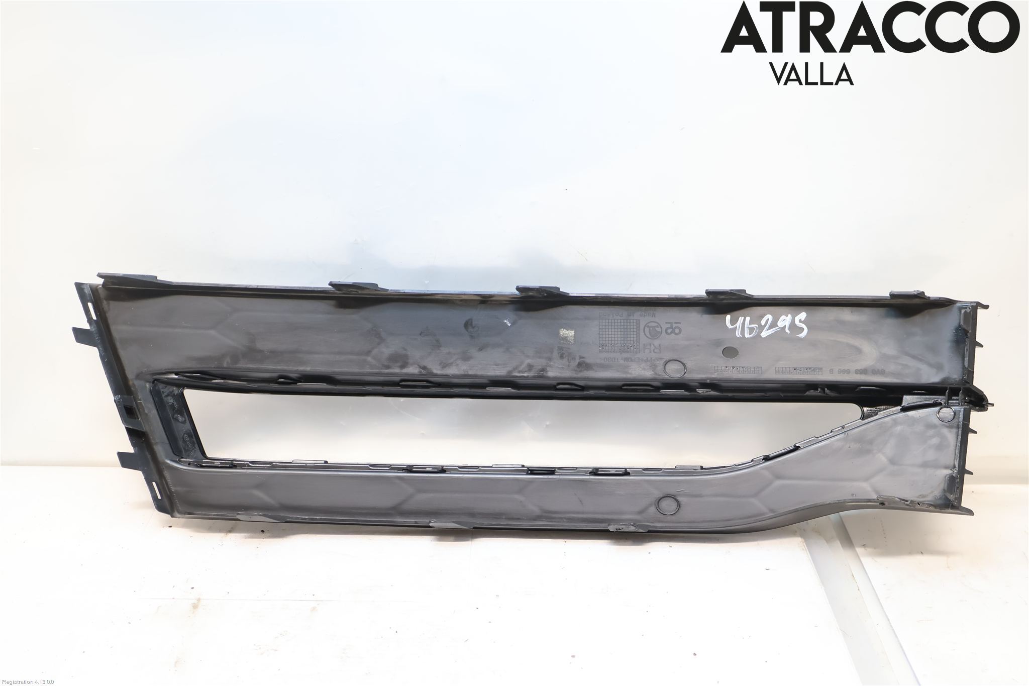 Skoda SUPERB 16-24 Dimljussarg Fram