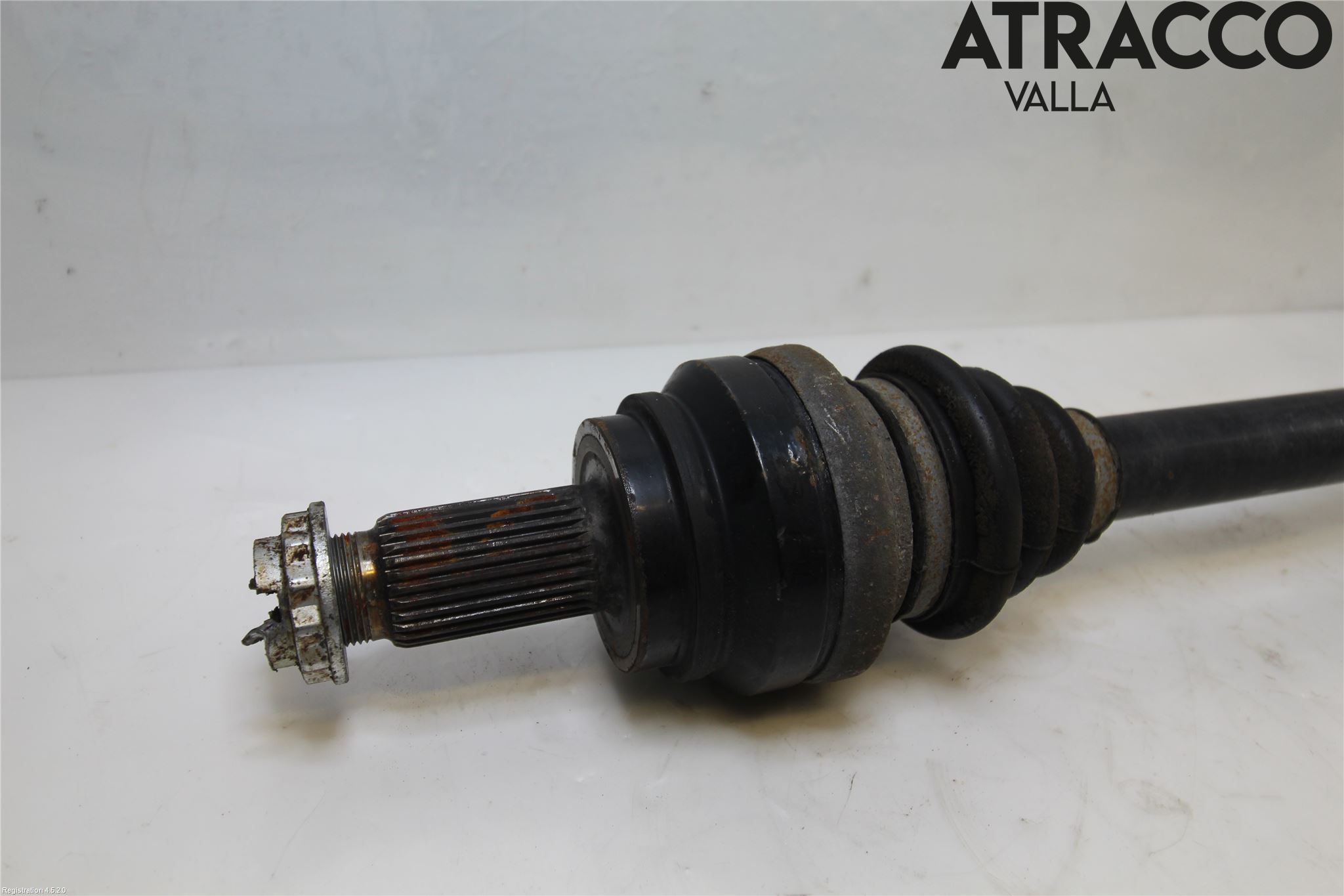 BMW 5 F10/F11/F18 09-17 Drivaxel Bak Höger