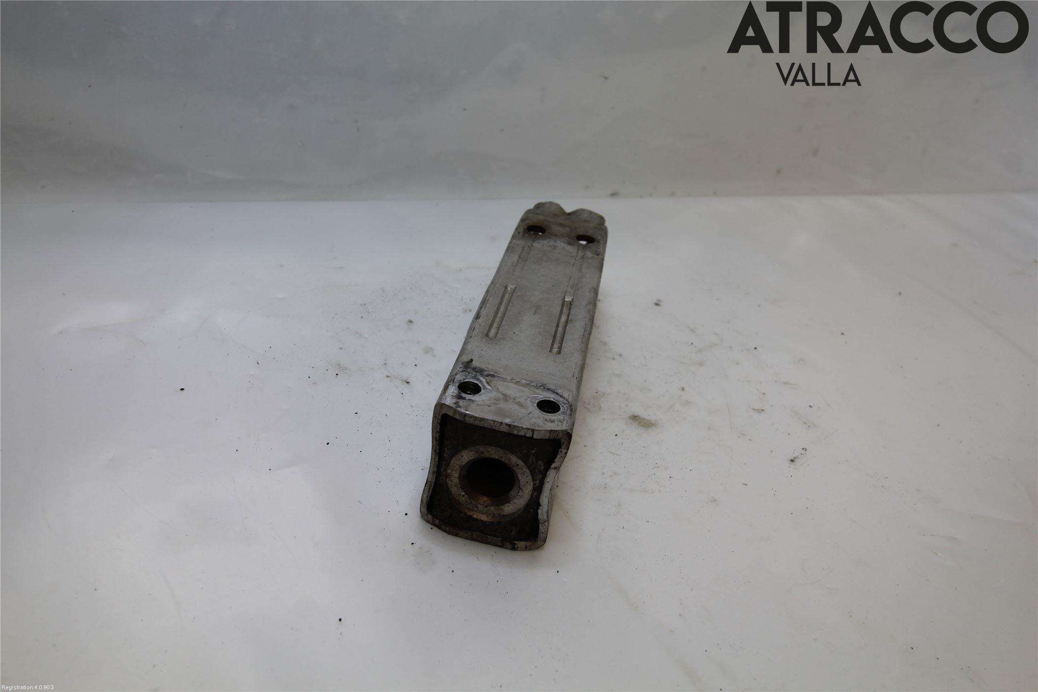 Audi A6/S6     05-11 Stötfångarbärjärn Fram