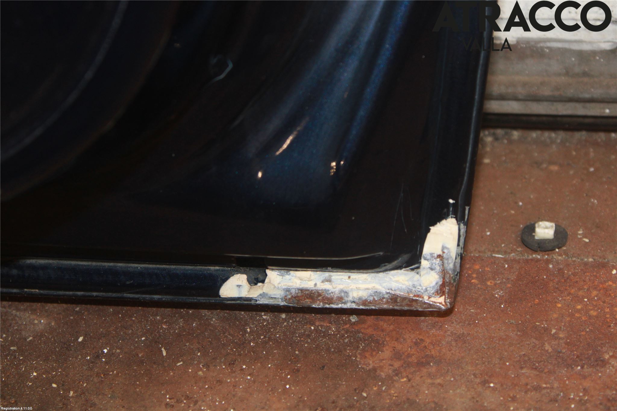 BMW 5 E60/61 Sed/Tou 02-10 Dörr Fram Vänster