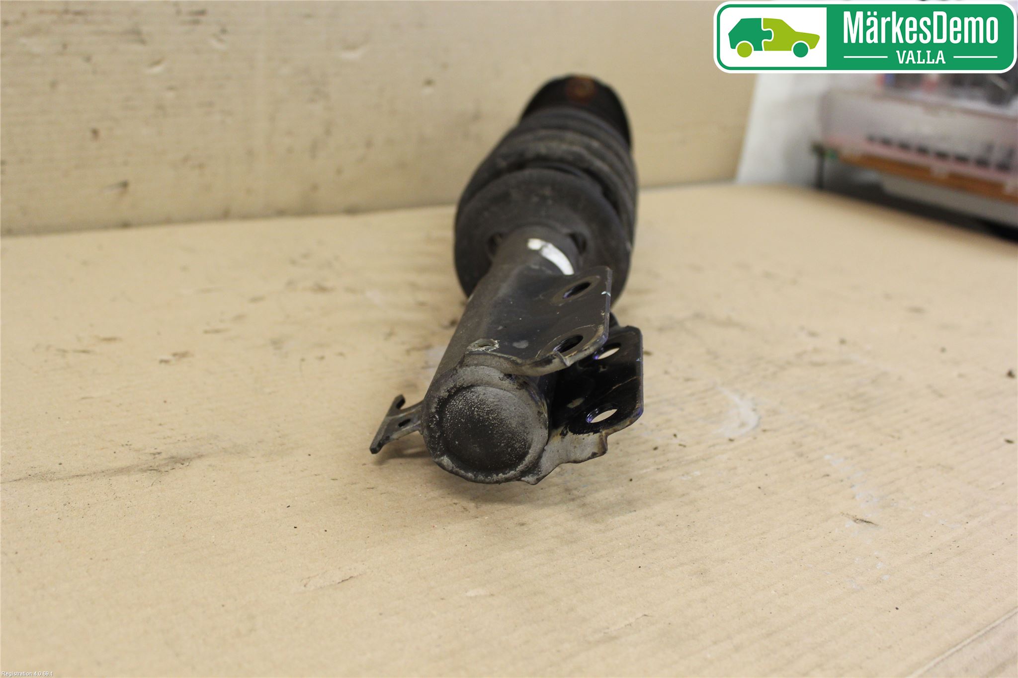 Mitsubishi SPACE STAR 13- Fjäderben Fram Vänster