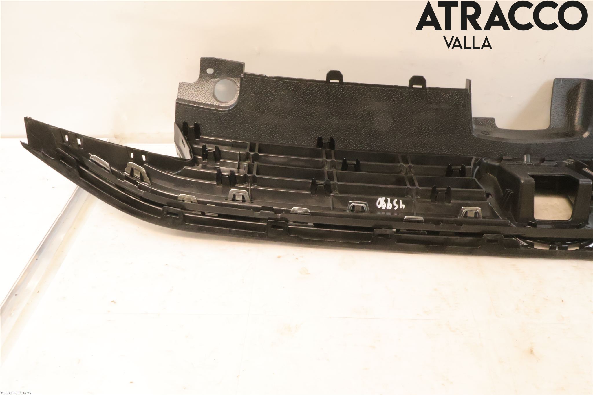 Volkswagen VW GOLF SPORTSVAN 15-20 Grill Komp