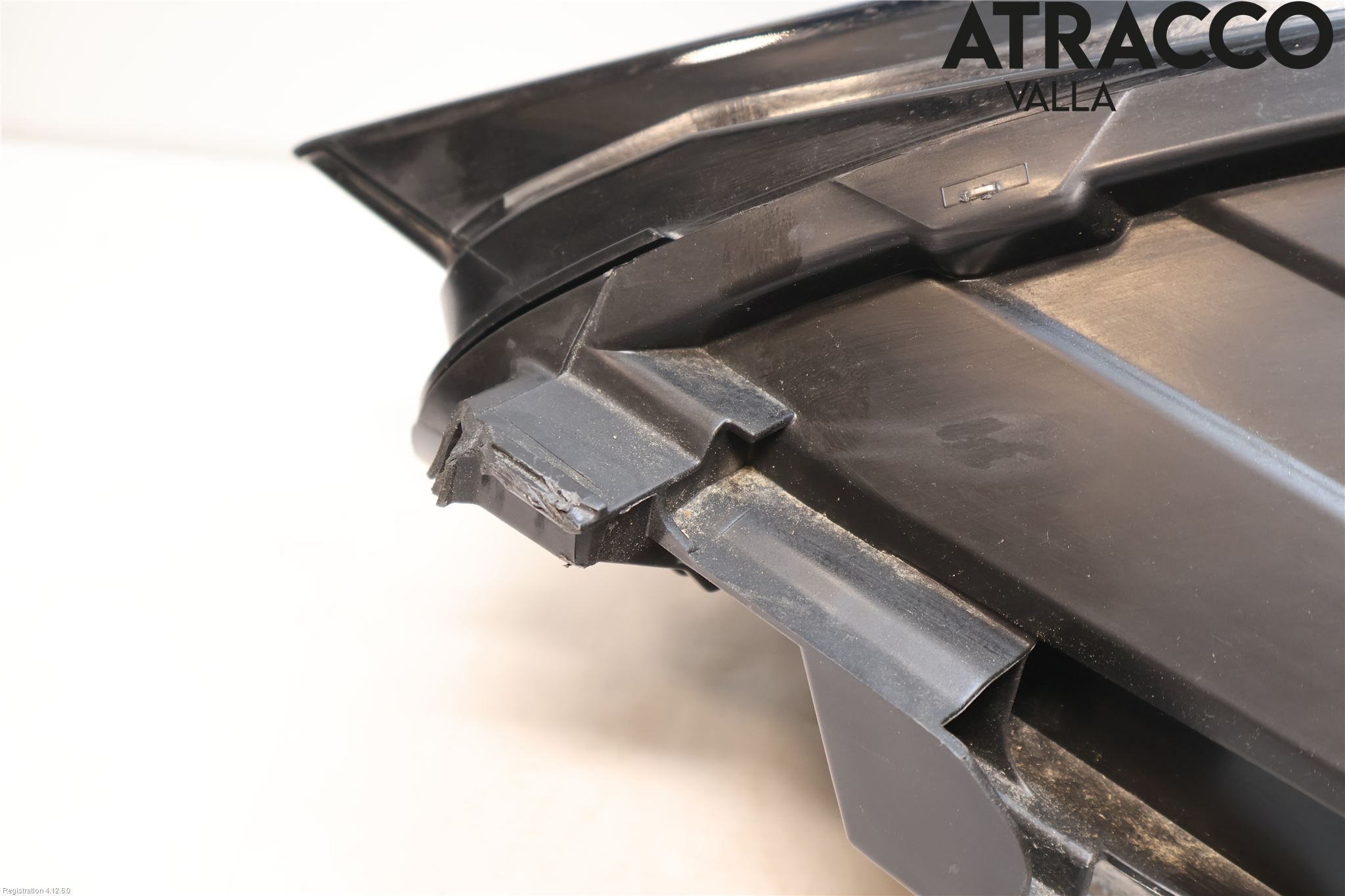 Tesla MODEL Y 21- Strålkastare Höger