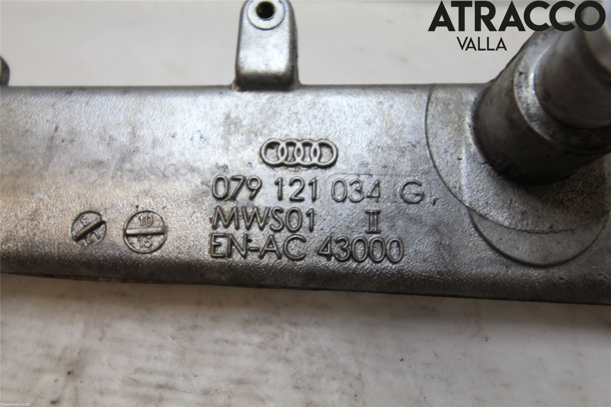Audi A4 12-15 Kylarslang Fördelningsrör