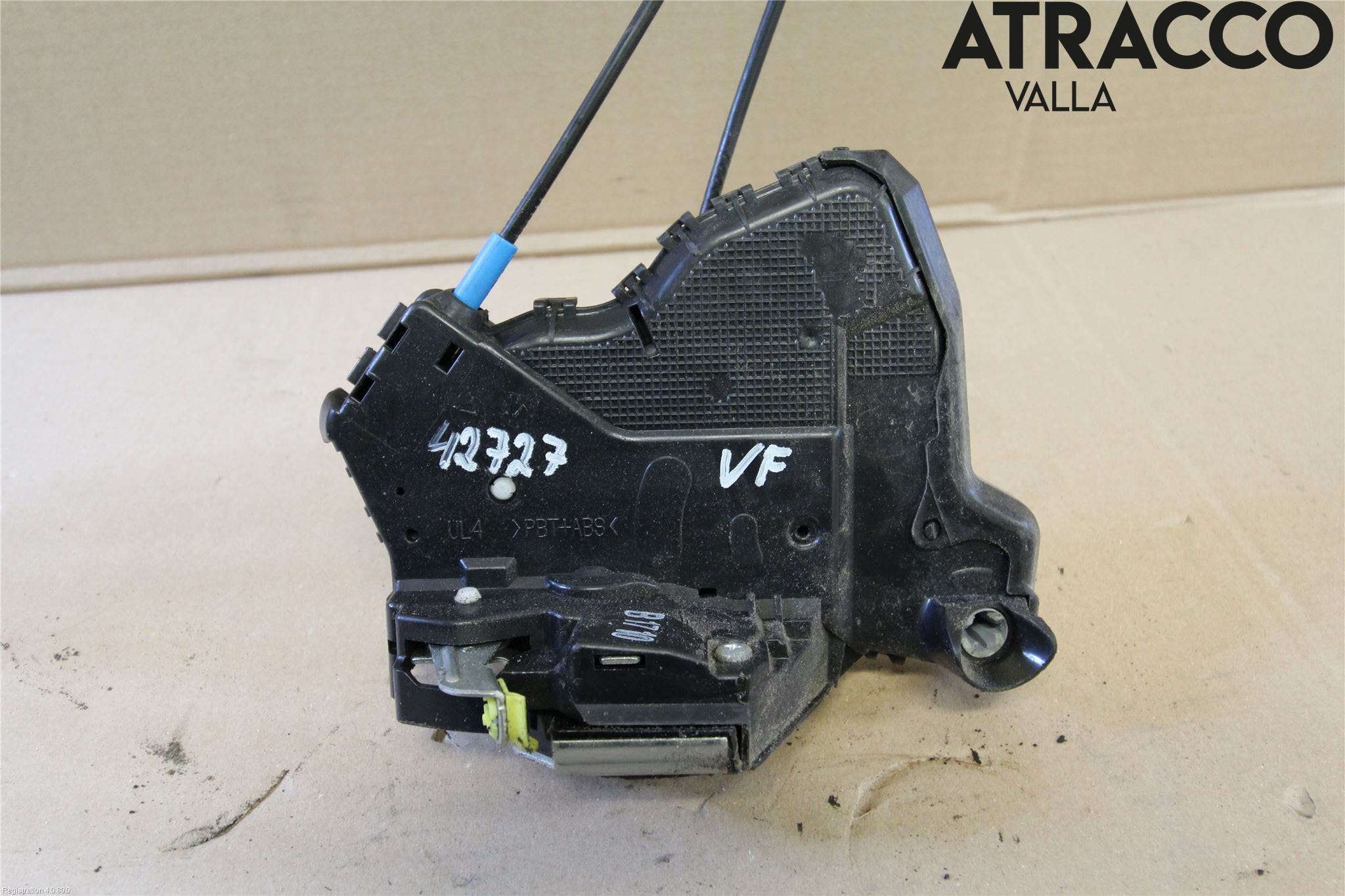 Toyota AVENSIS 09-15 Låskista-Dörrlås