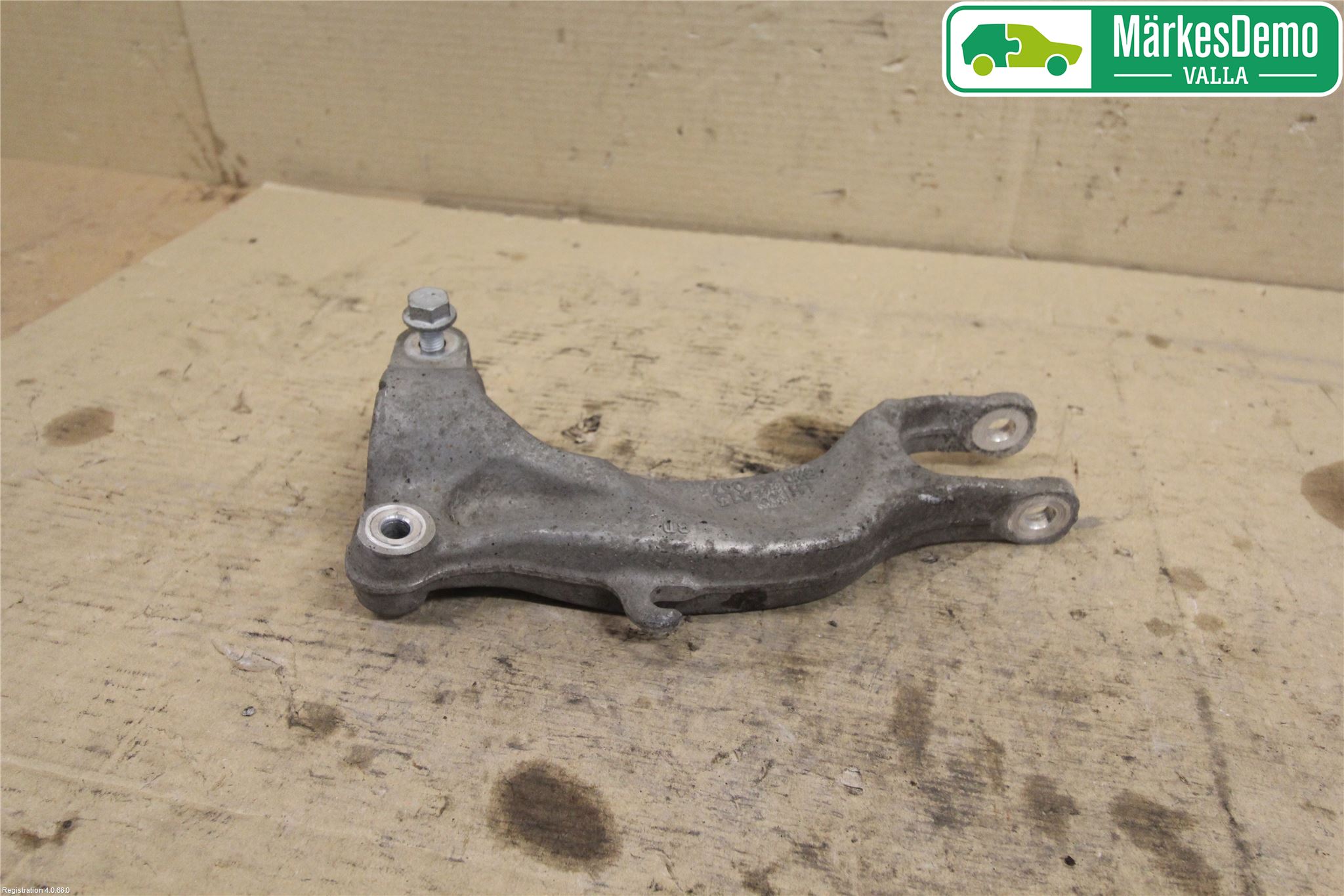 Audi A5 17- Fjäderbenslager Fram