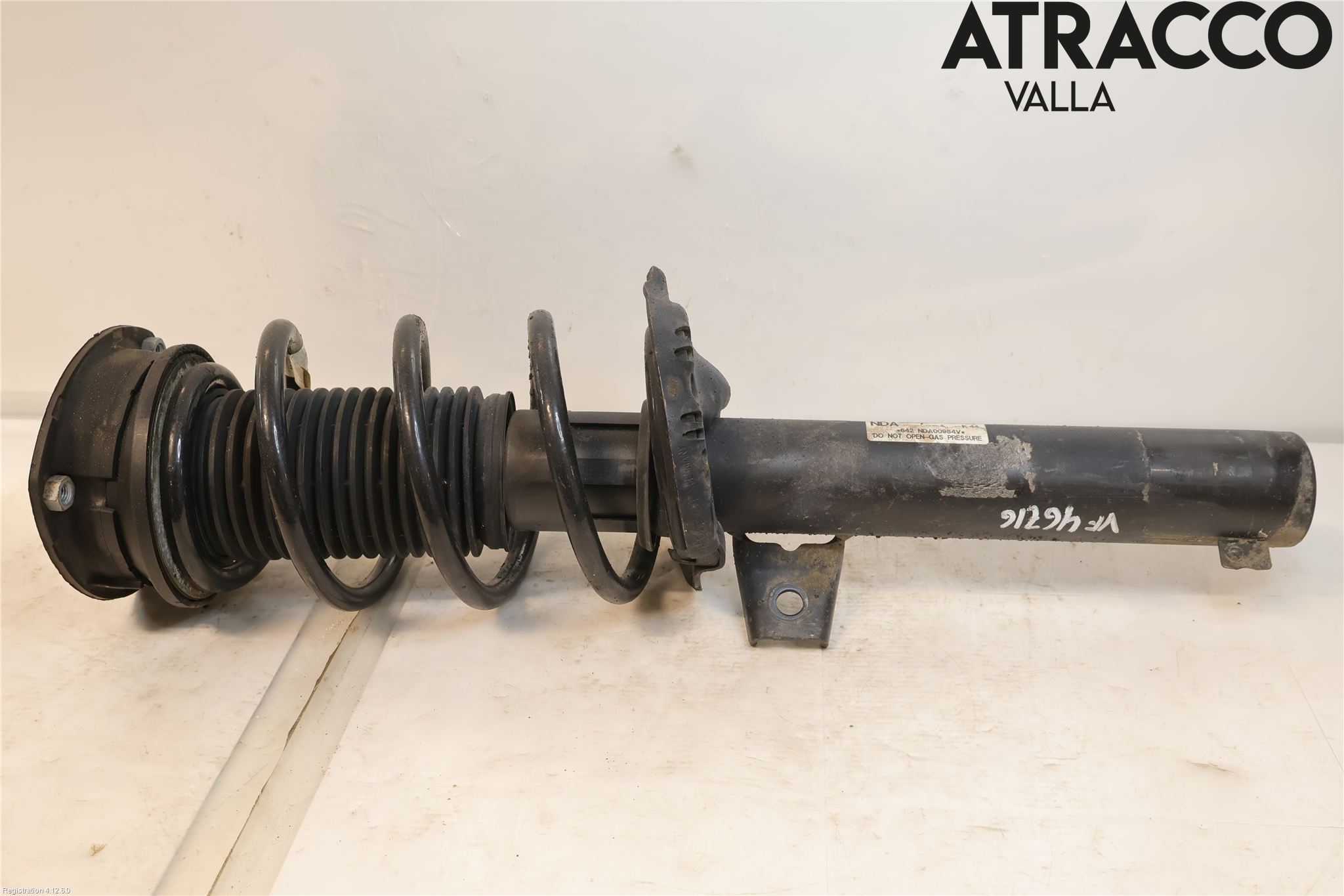Volkswagen VW PASSAT 15-19 Fjäderben Fram Vänster