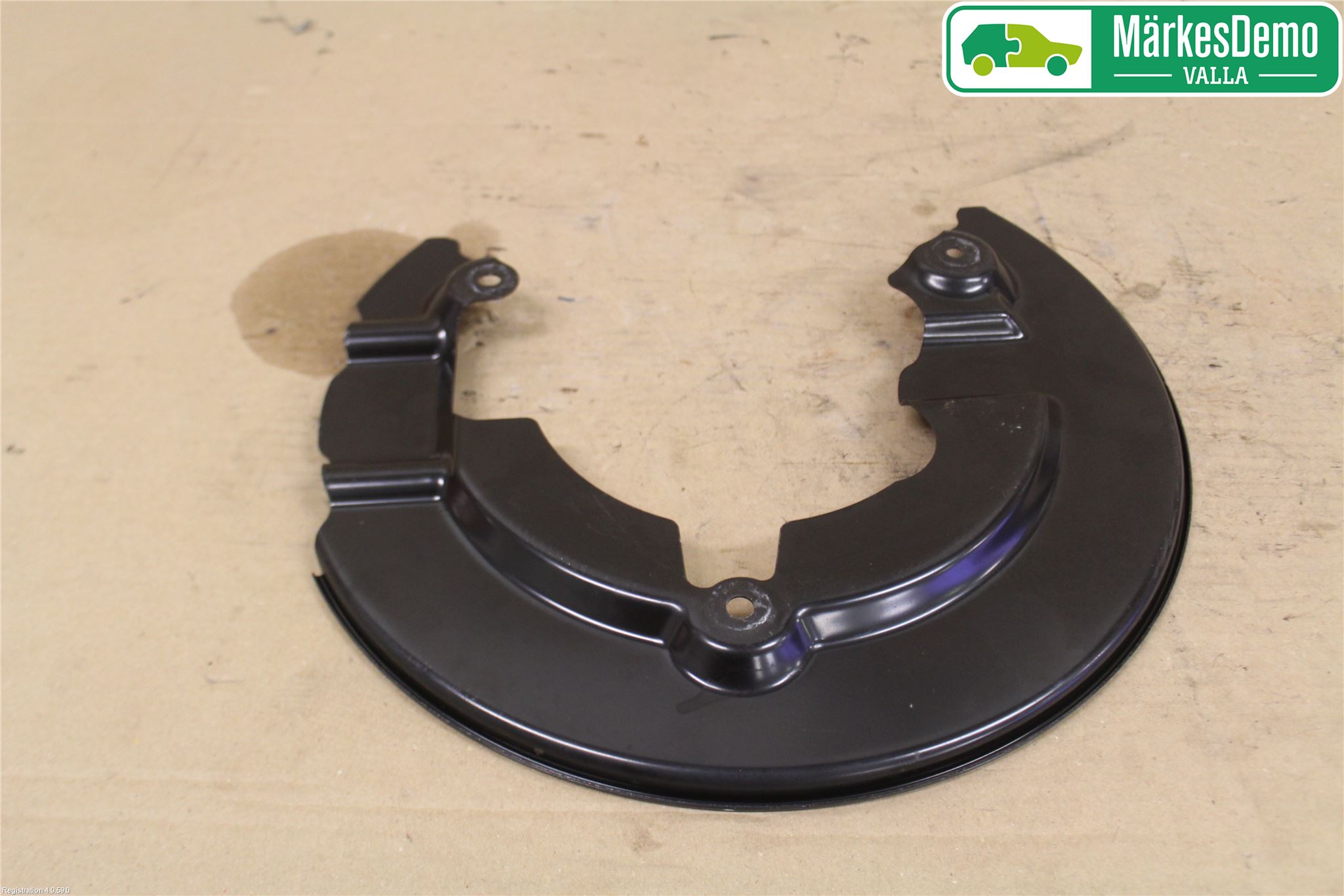 Volvo V40 12-19 Bromssköld Fram