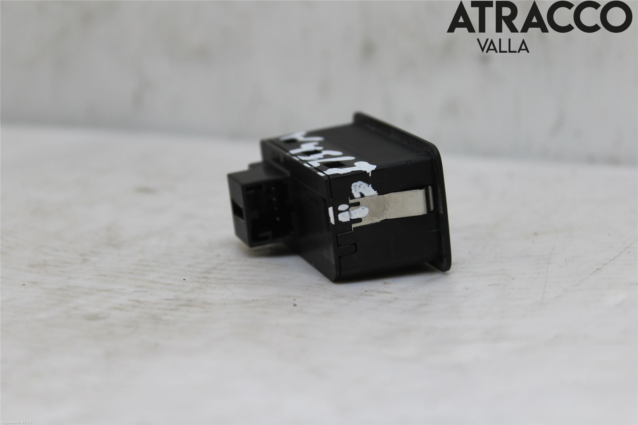 Audi A6 ALLROAD 12-18 Strömställare Baklucka