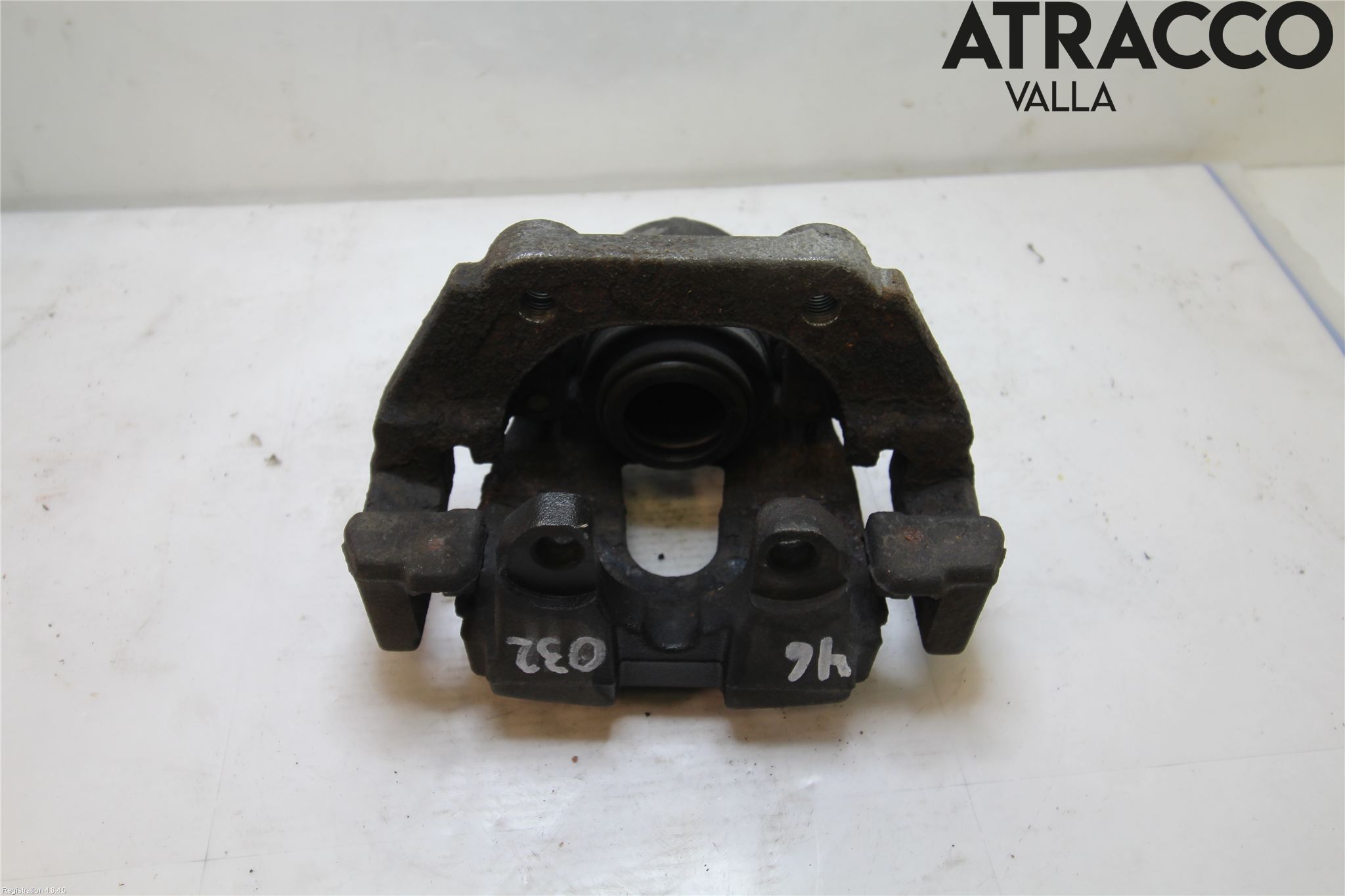 BMW 5 F10/F11/F18 09-17 Bromsok Fram Vänster