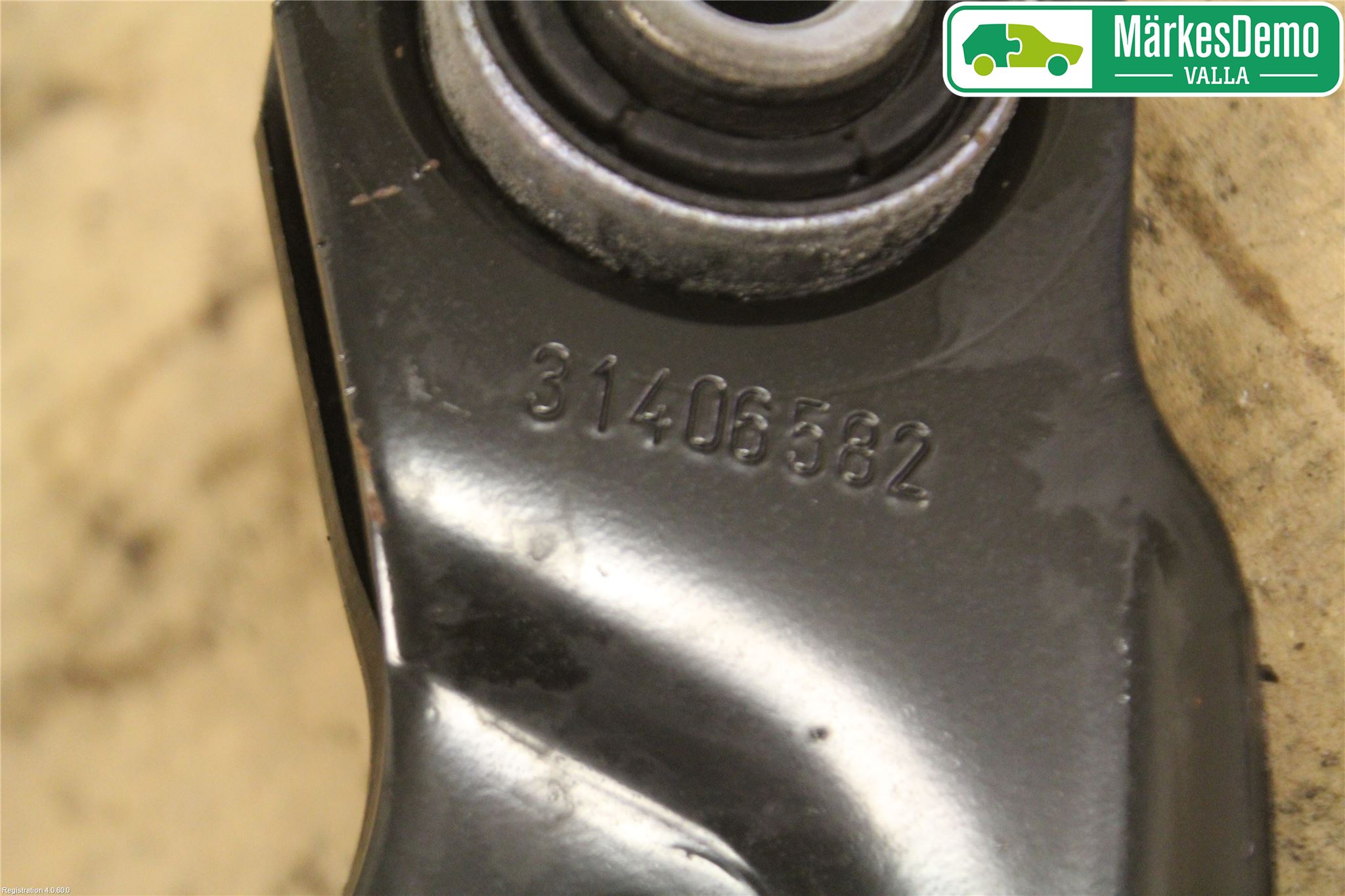 Volvo V40 12-19 Bärarm Bak Övre Höger