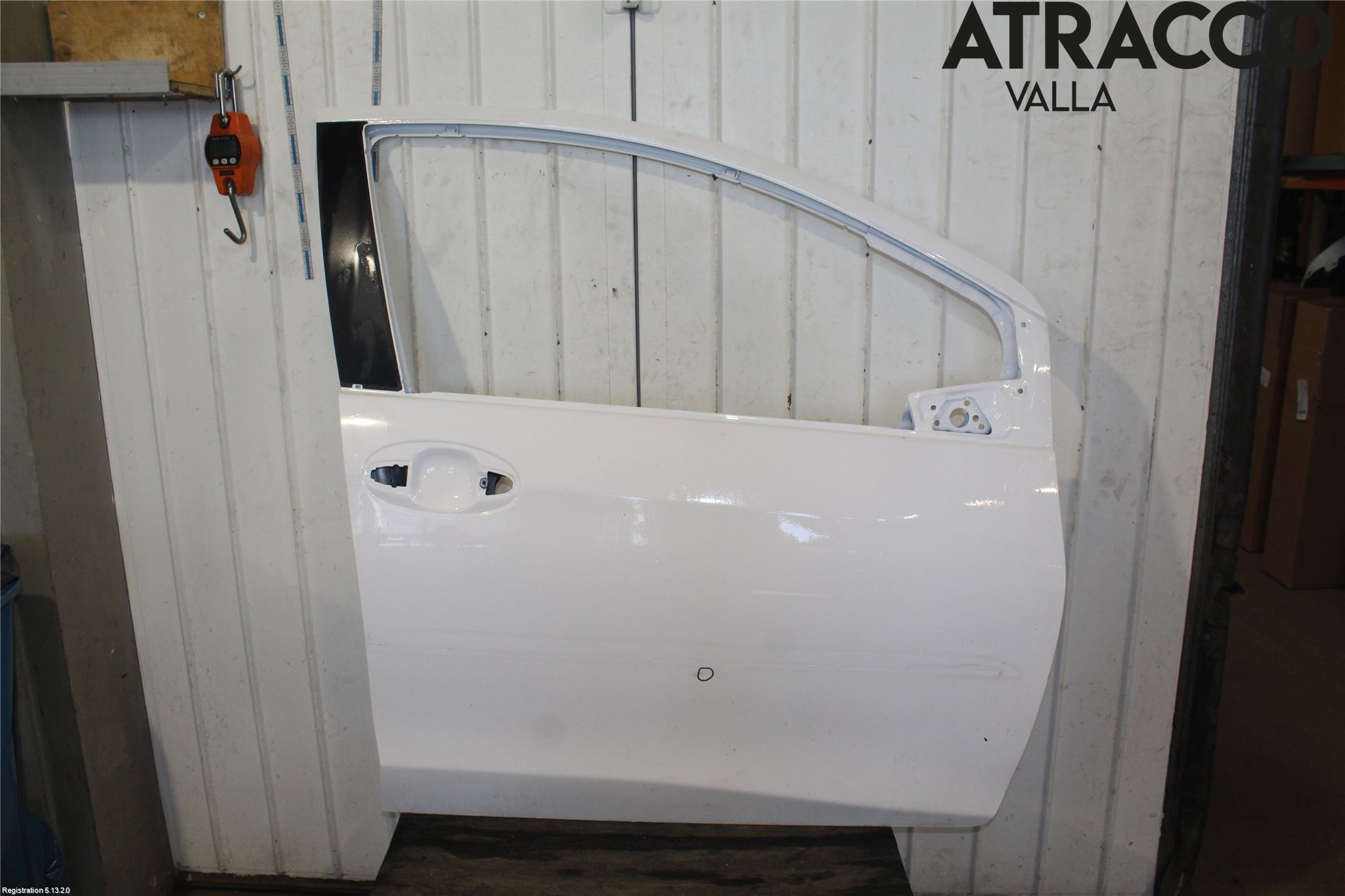 Toyota YARIS XP130 15-20 Dörr Fram Höger