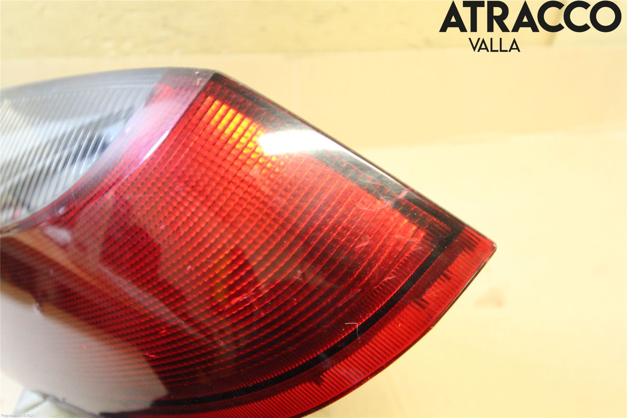 Opel CORSA C    00-06 Bakljus Höger