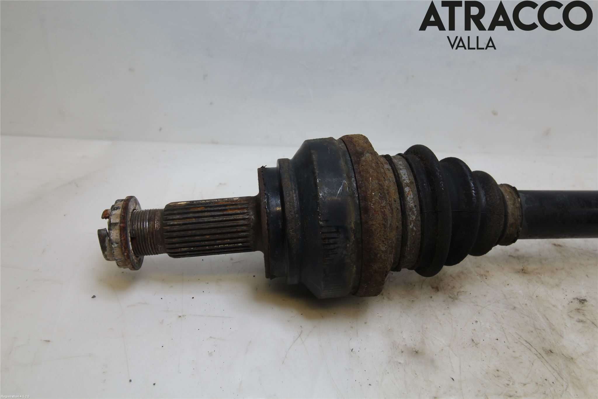 BMW 5 F10/F11/F18 09-17 Drivaxel Bak Höger