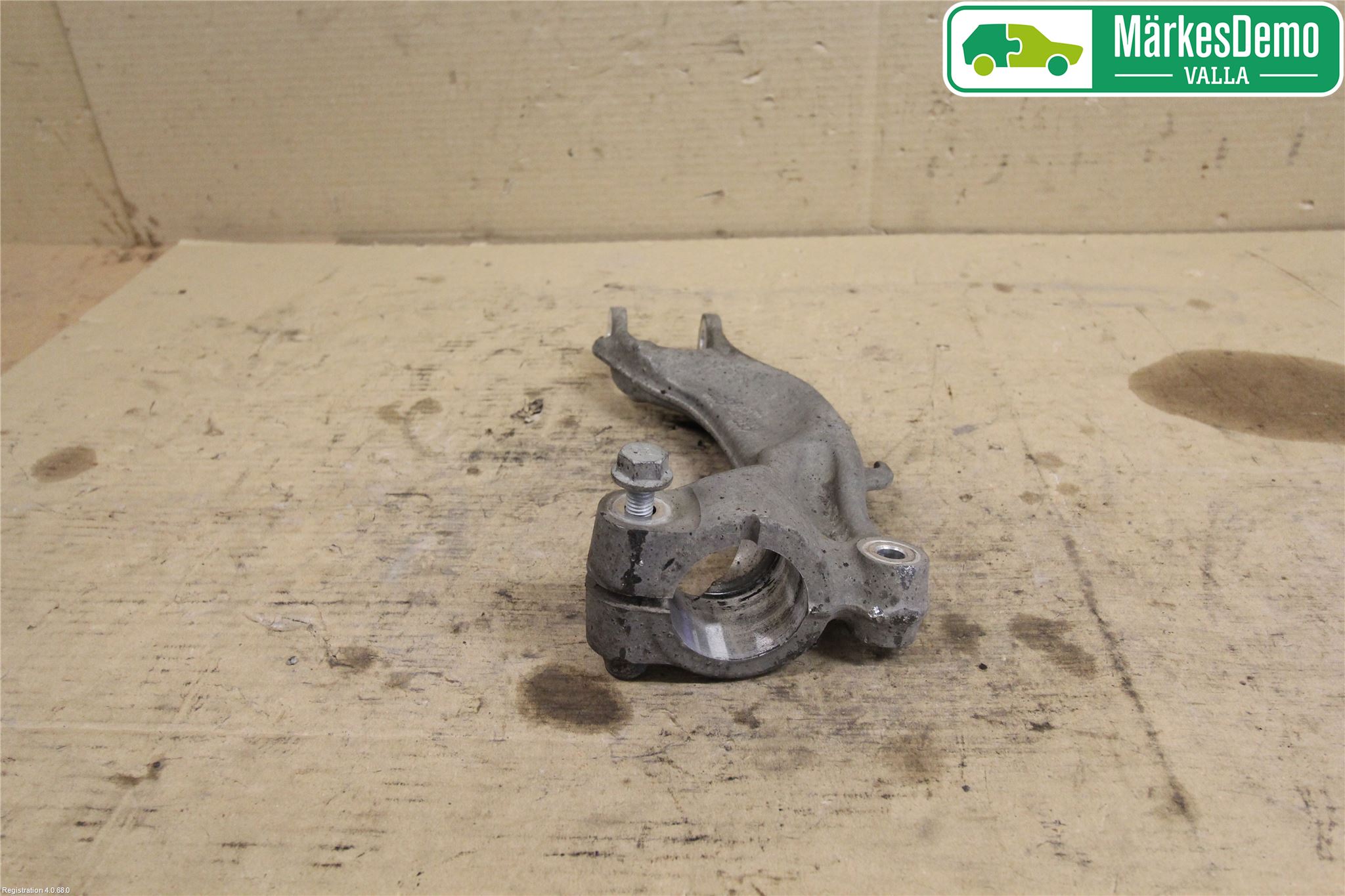 Audi A5 17- Fjäderbenslager Fram