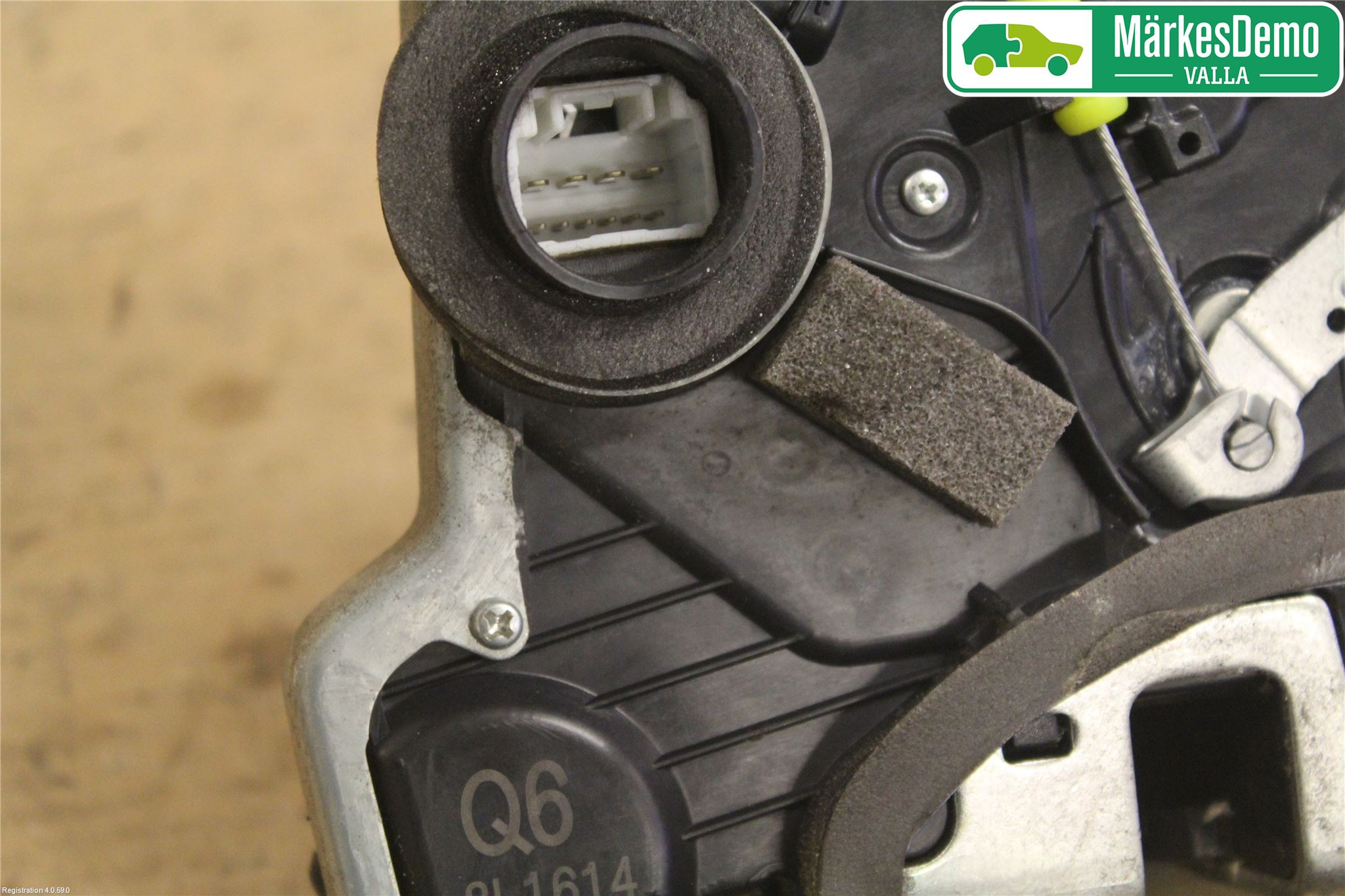 Lexus IS 220d/250/350 06-13 Låskista-Dörrlås