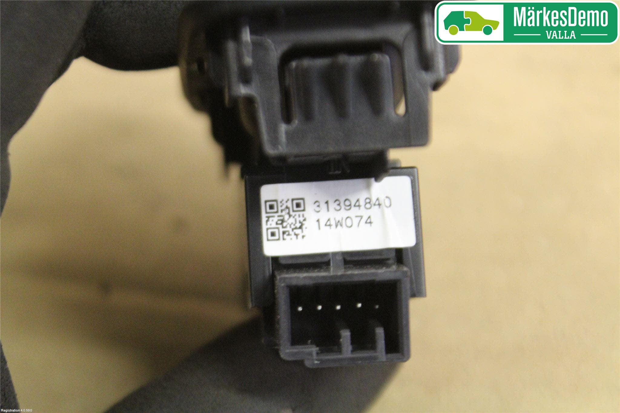 Volvo V40 12-19 Strömställare Elhiss