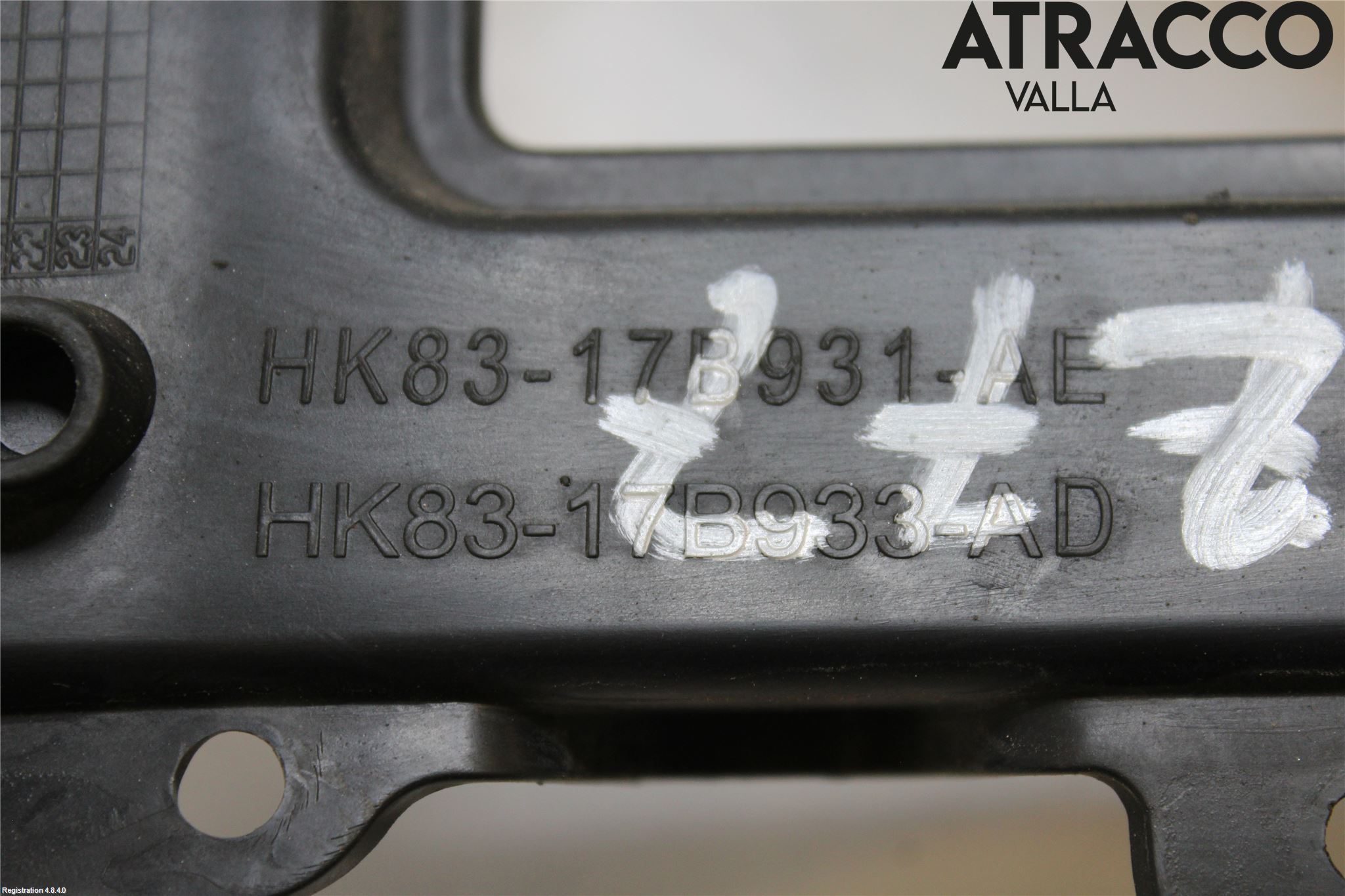 Jaguar F-PACE Stötfångarfäste Bak Vä