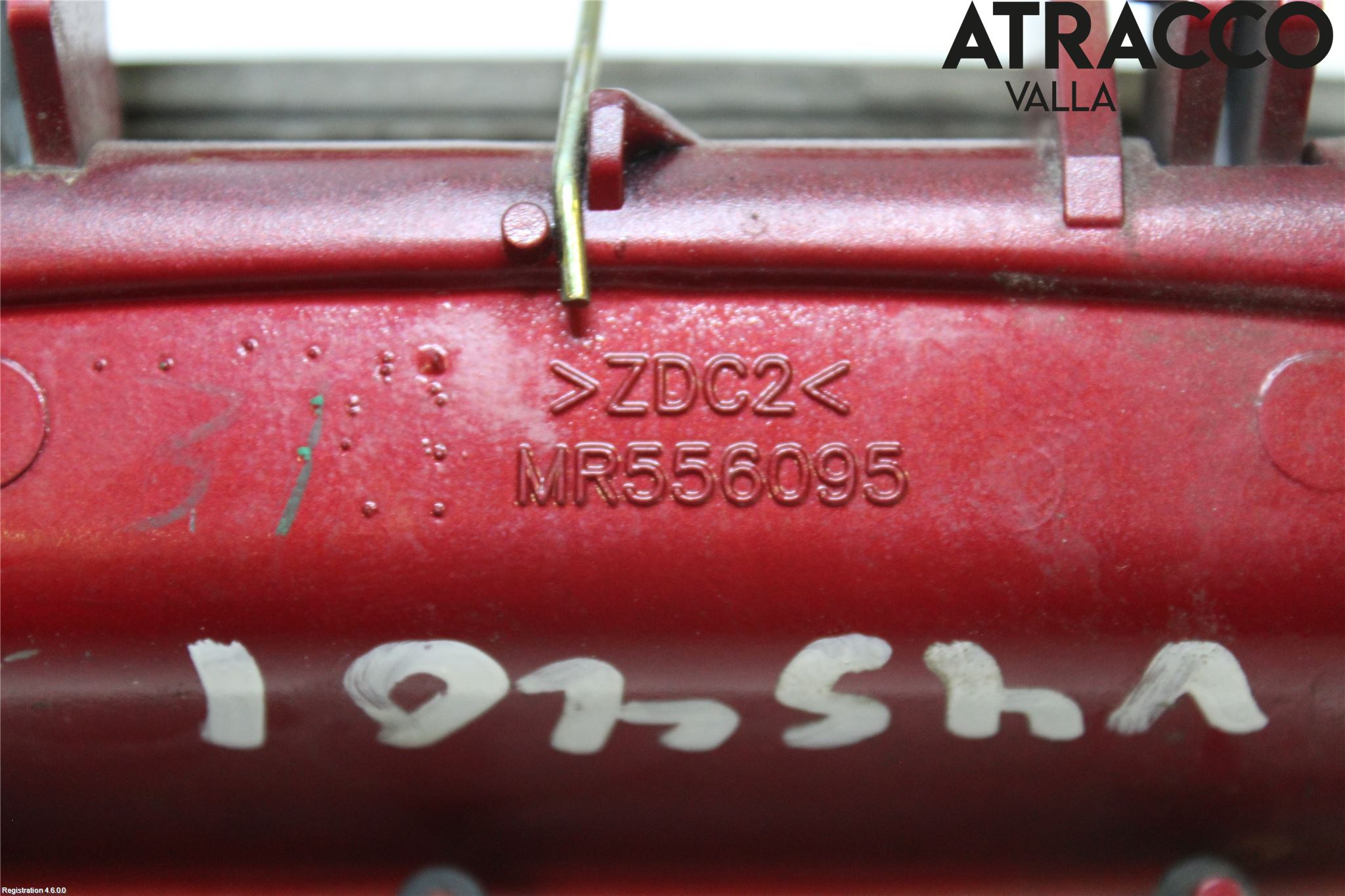 Mitsubishi OUTLANDER 01-07 Bakluckehandtag