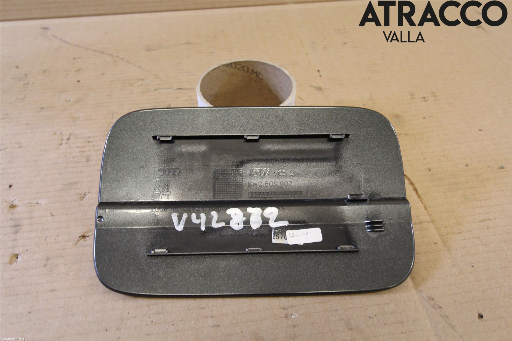 Audi A4/S4 B9 16-19 Tanklucka