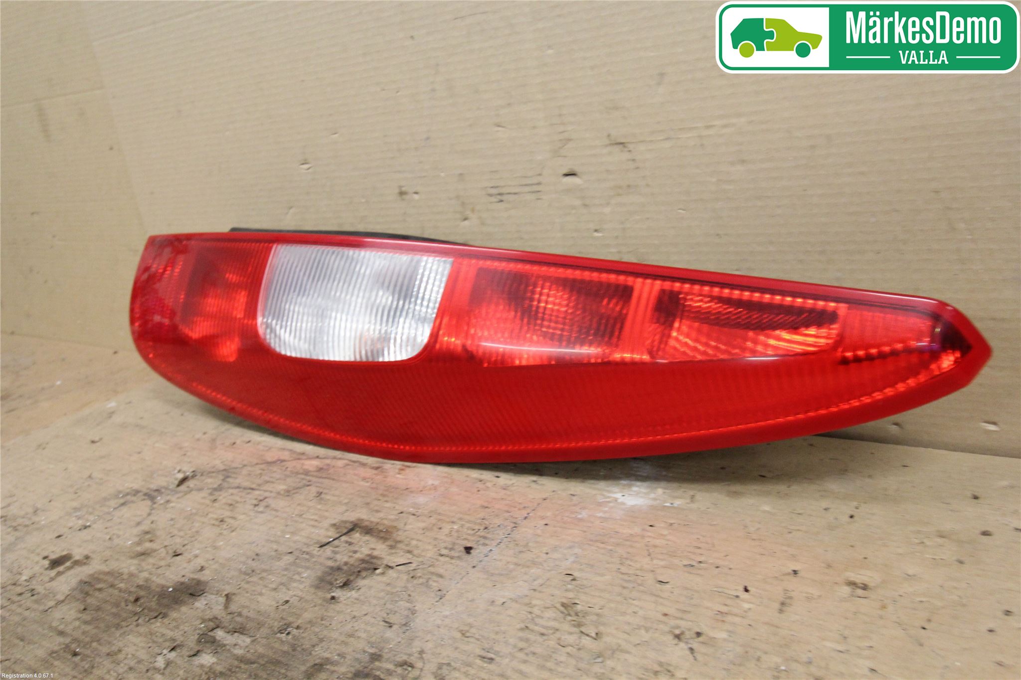 Mitsubishi COLT   04-08 Bakljus Höger