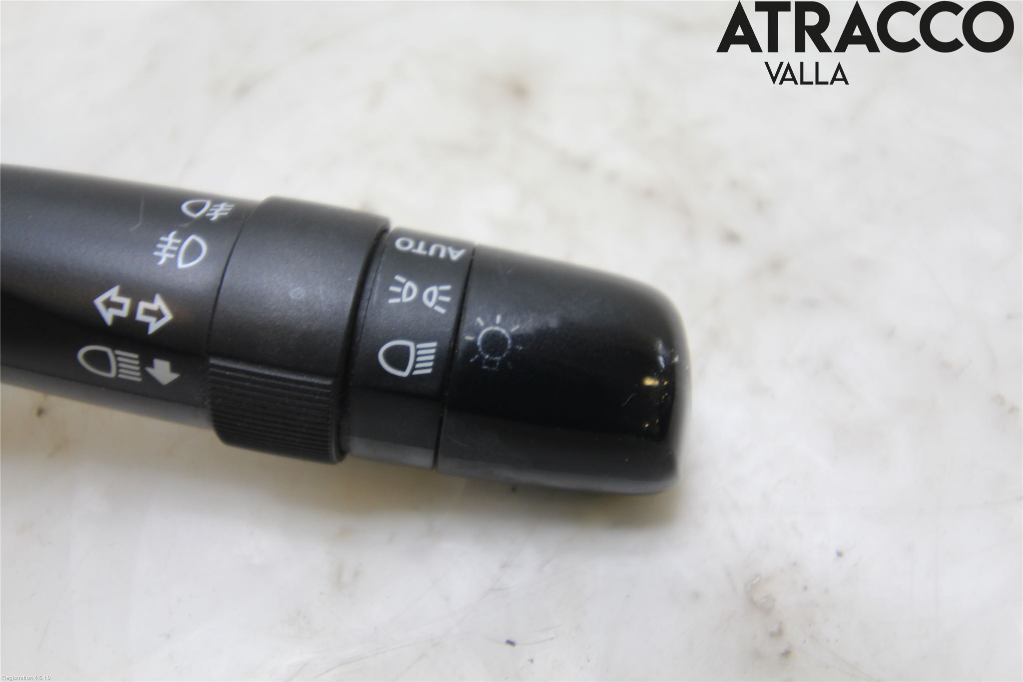 Toyota AVENSIS 16-18 Spak Blinkers-Ljusomk