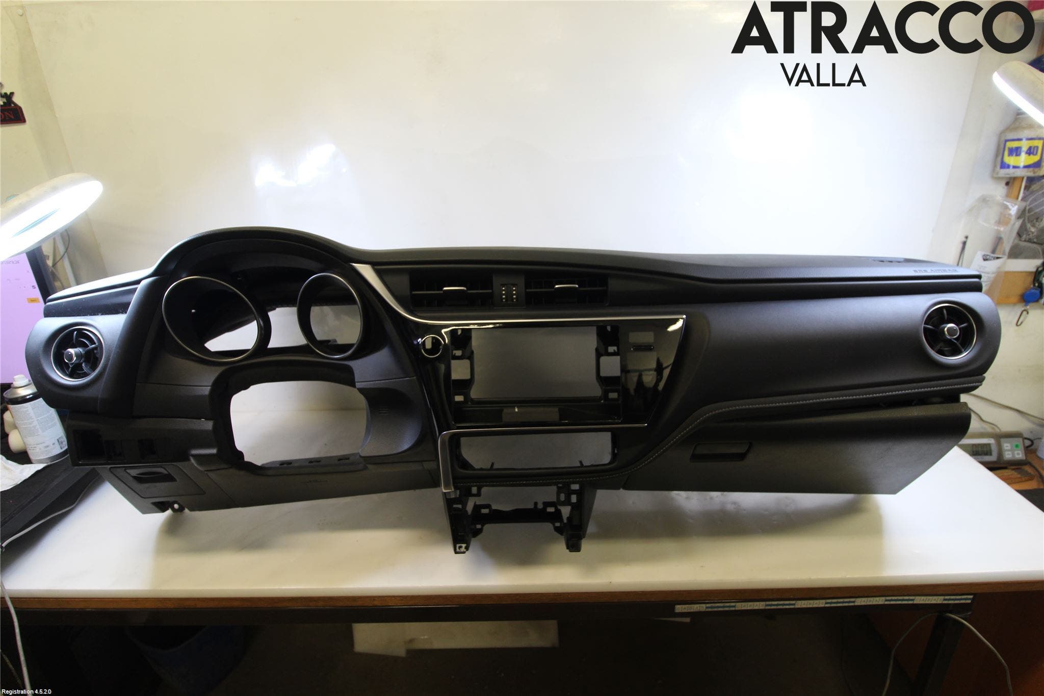 Toyota AURIS 13-19 Instrumentbräda