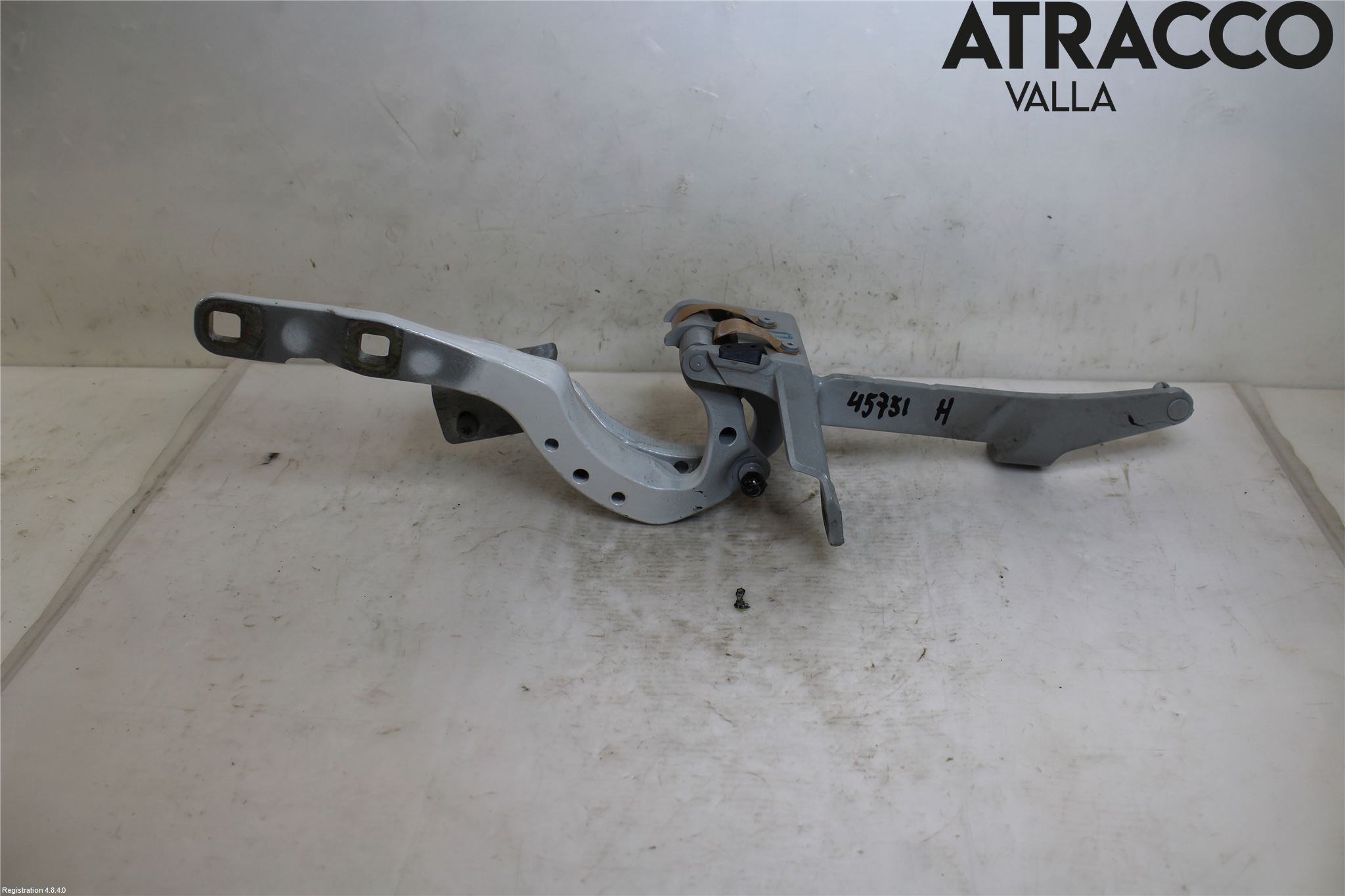 BMW 5 F10/F11/F18 09-17 Bakluckegångjärn Hö